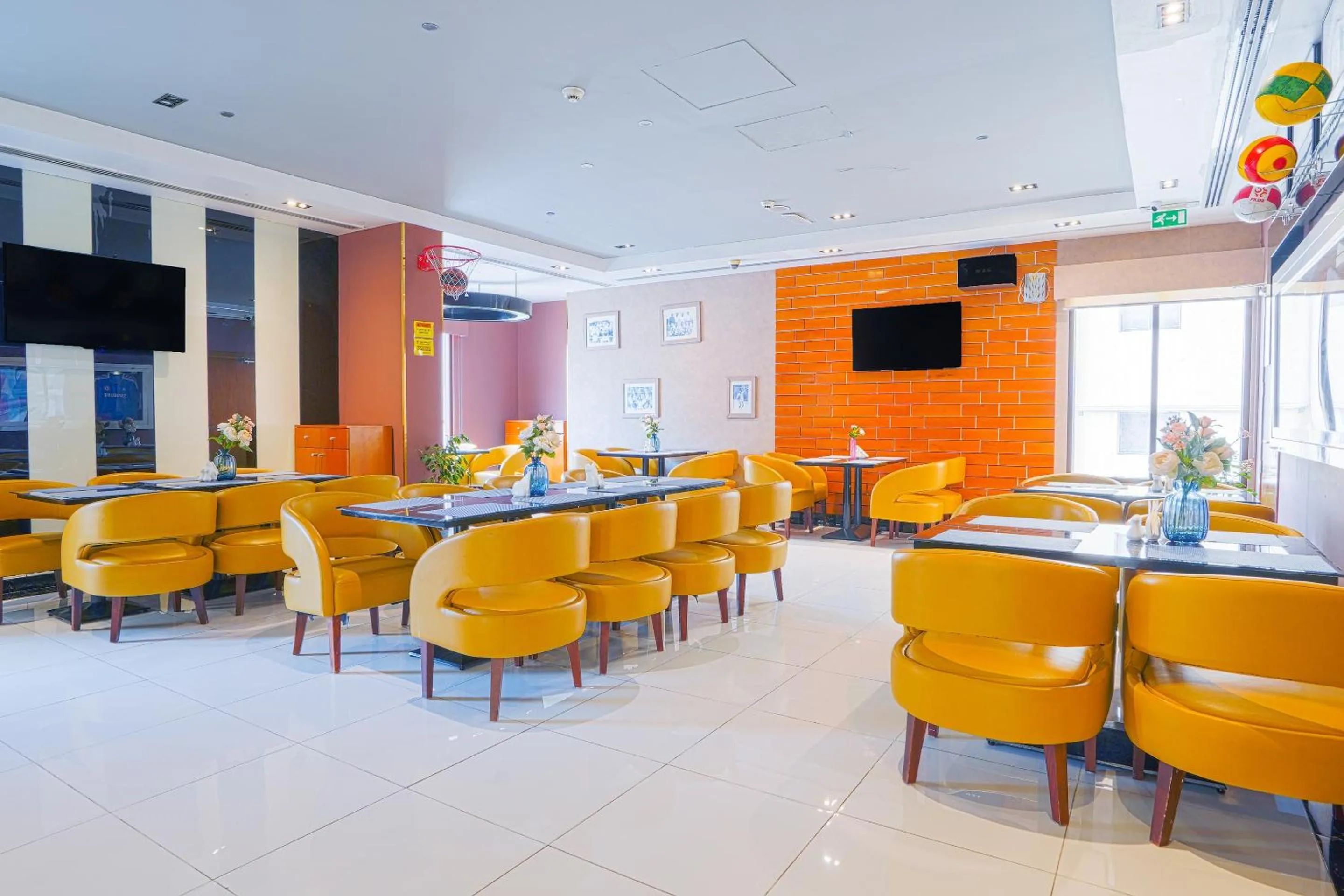 Restaurant/places to eat in Palette Royal Reflections Hotel and Spa Dubai