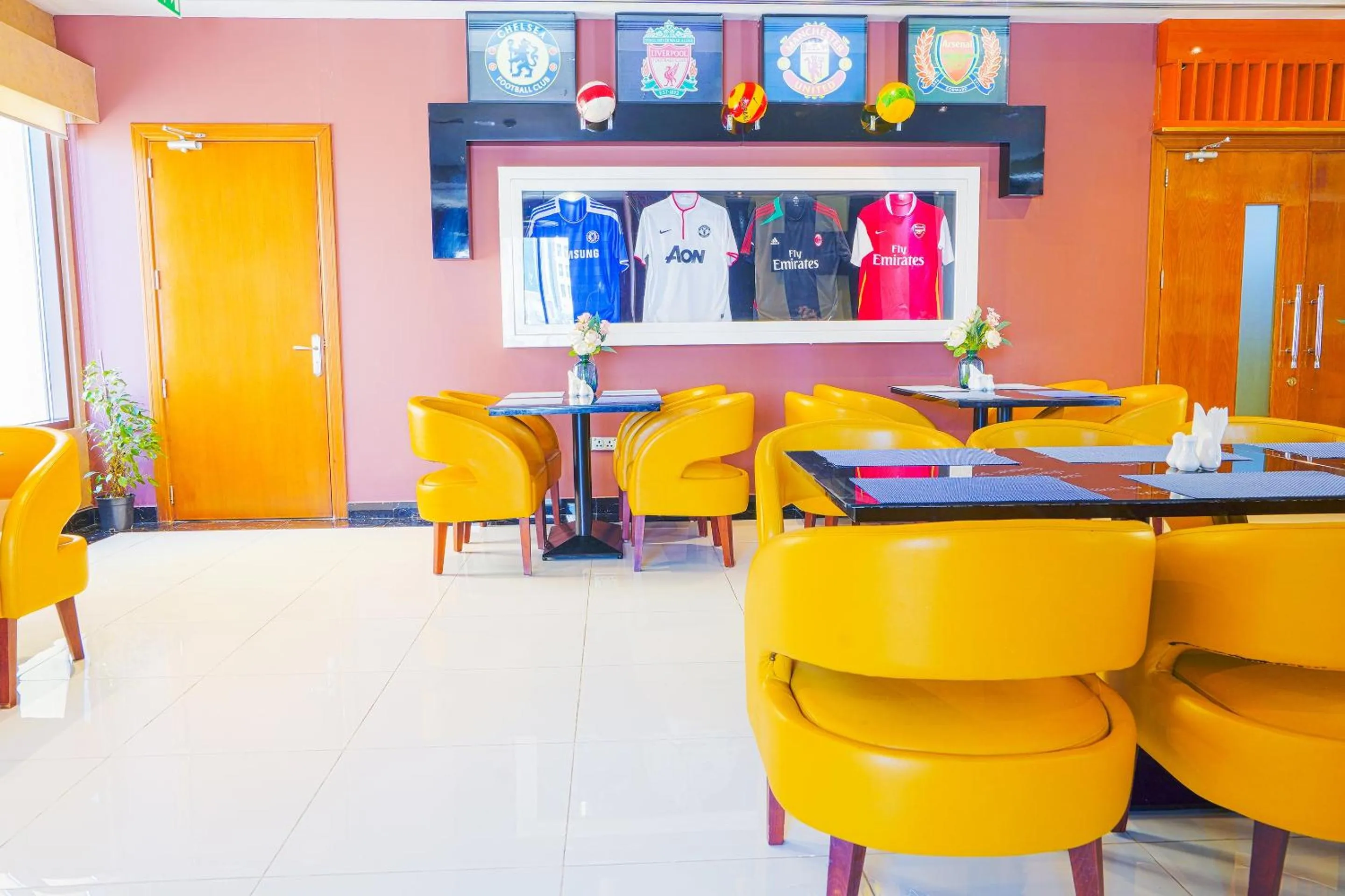 Restaurant/places to eat in Palette Royal Reflections Hotel and Spa Dubai