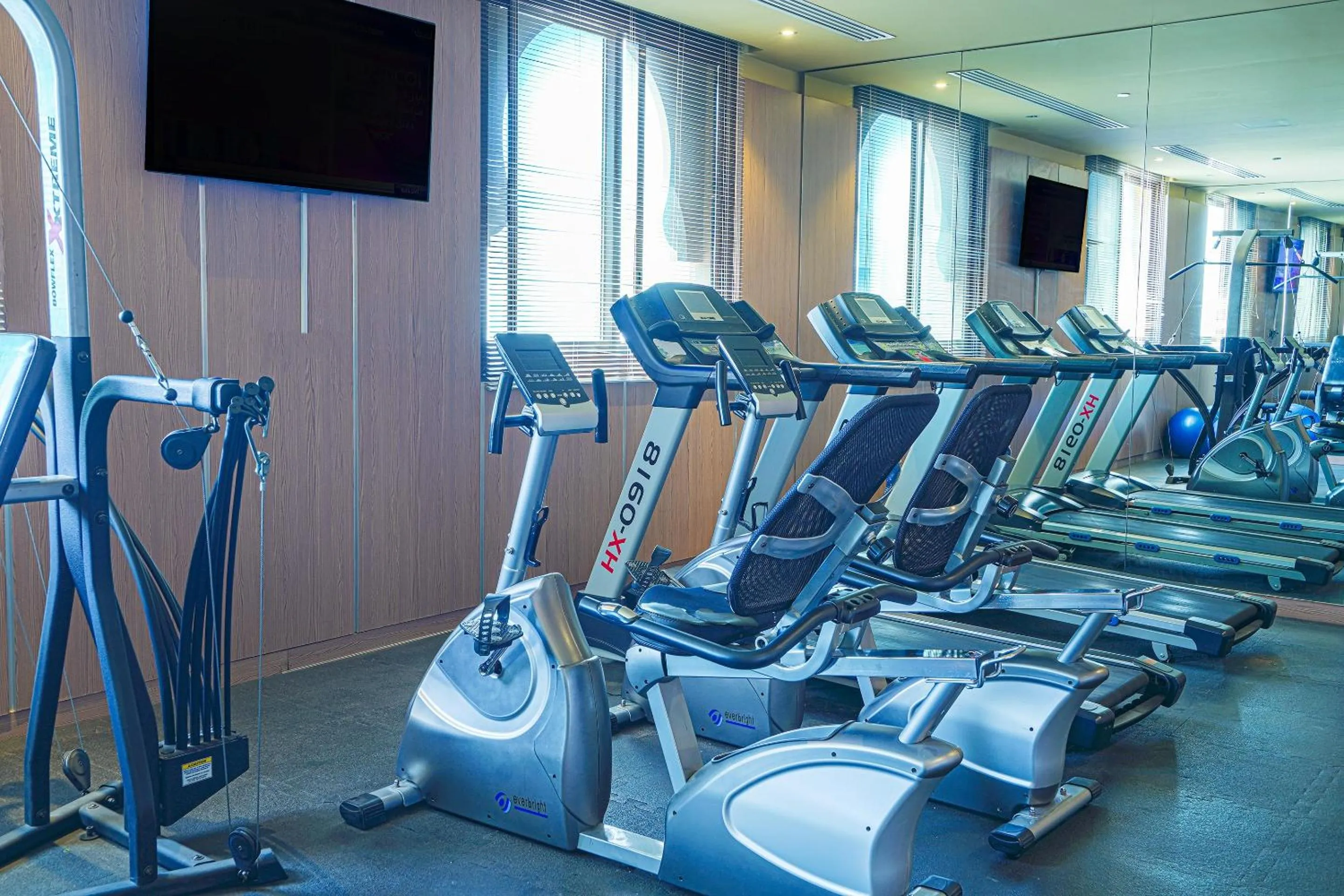 Fitness centre/facilities in Palette Royal Reflections Hotel and Spa Dubai