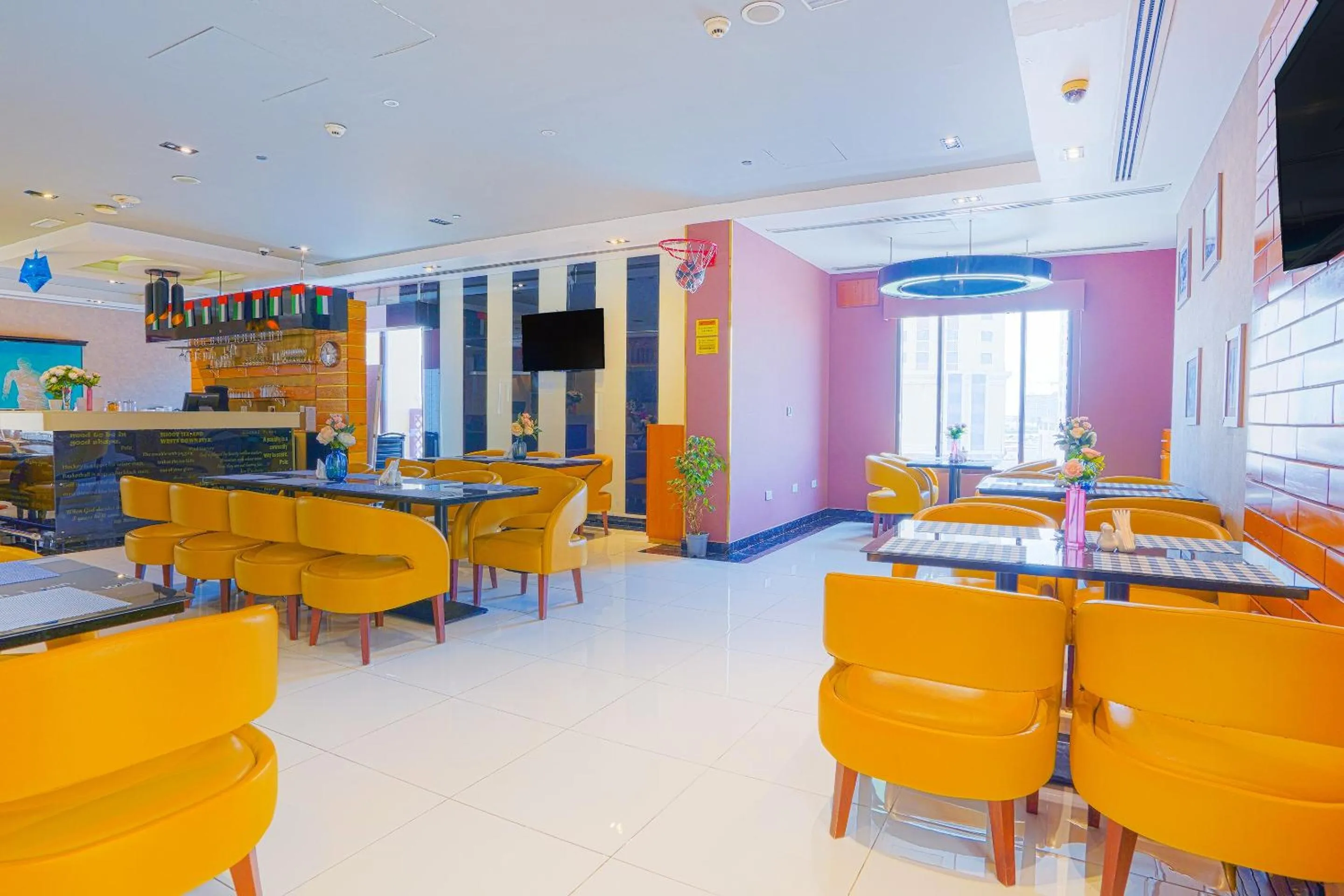 Restaurant/places to eat in Palette Royal Reflections Hotel and Spa Dubai