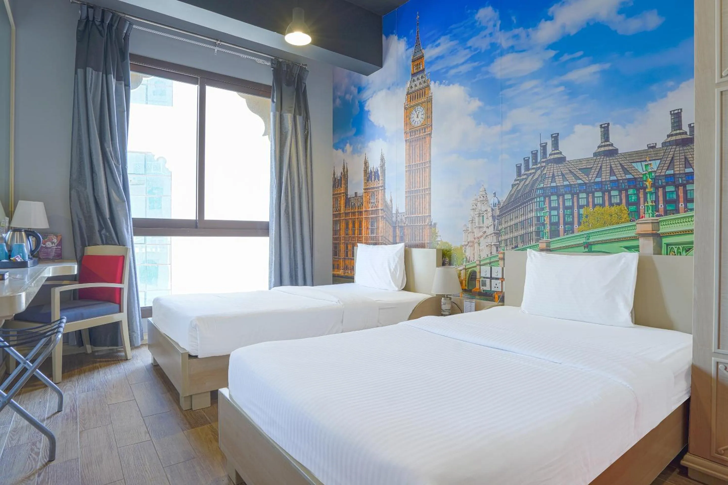 Bedroom in Palette Royal Reflections Hotel and Spa Dubai