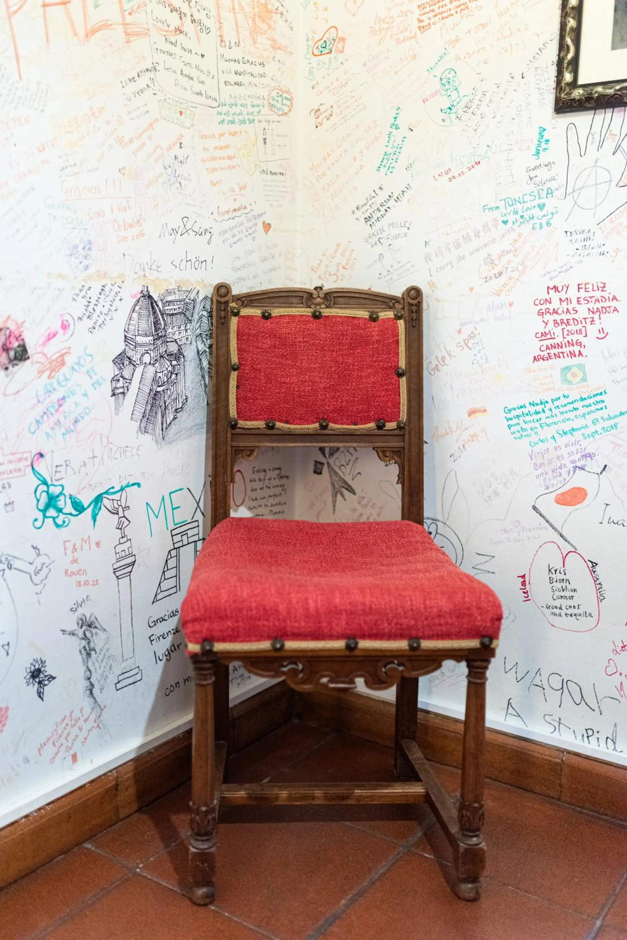 Kitchen or kitchenette in Strange Uncle B&B