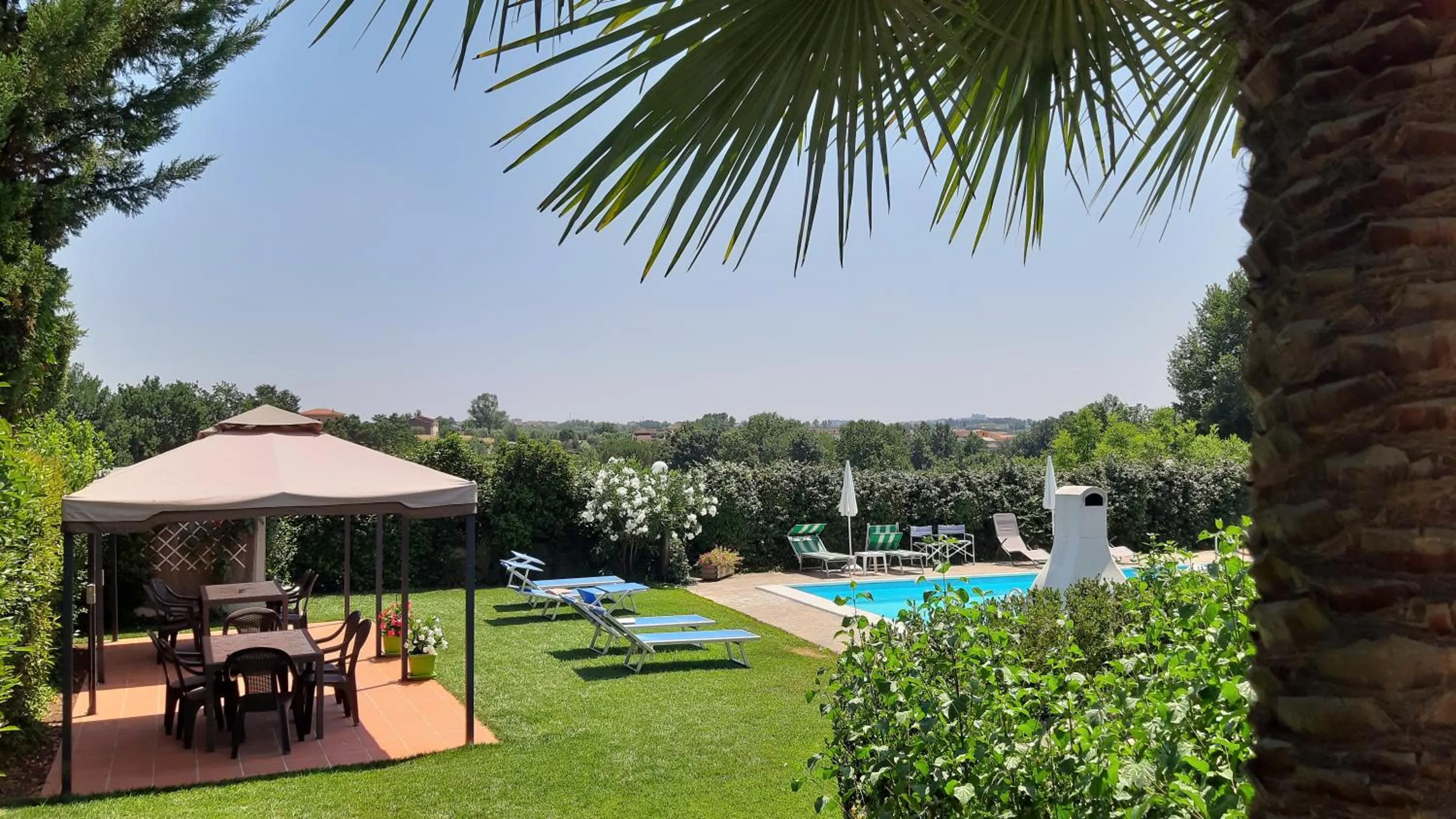 Garden view in La Casa delle Rondini
