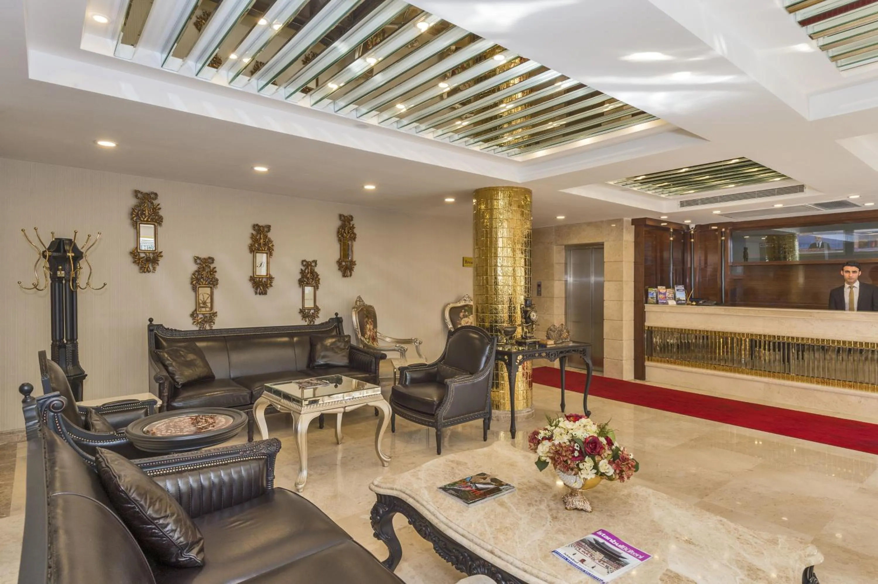 Communal lounge/ TV room in Escardın hotel