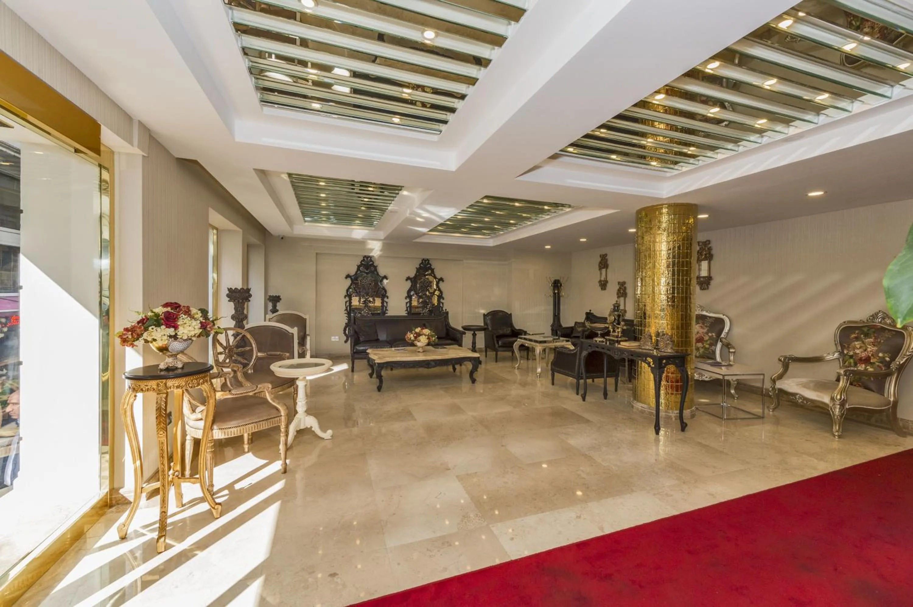 Communal lounge/ TV room in Escardın hotel