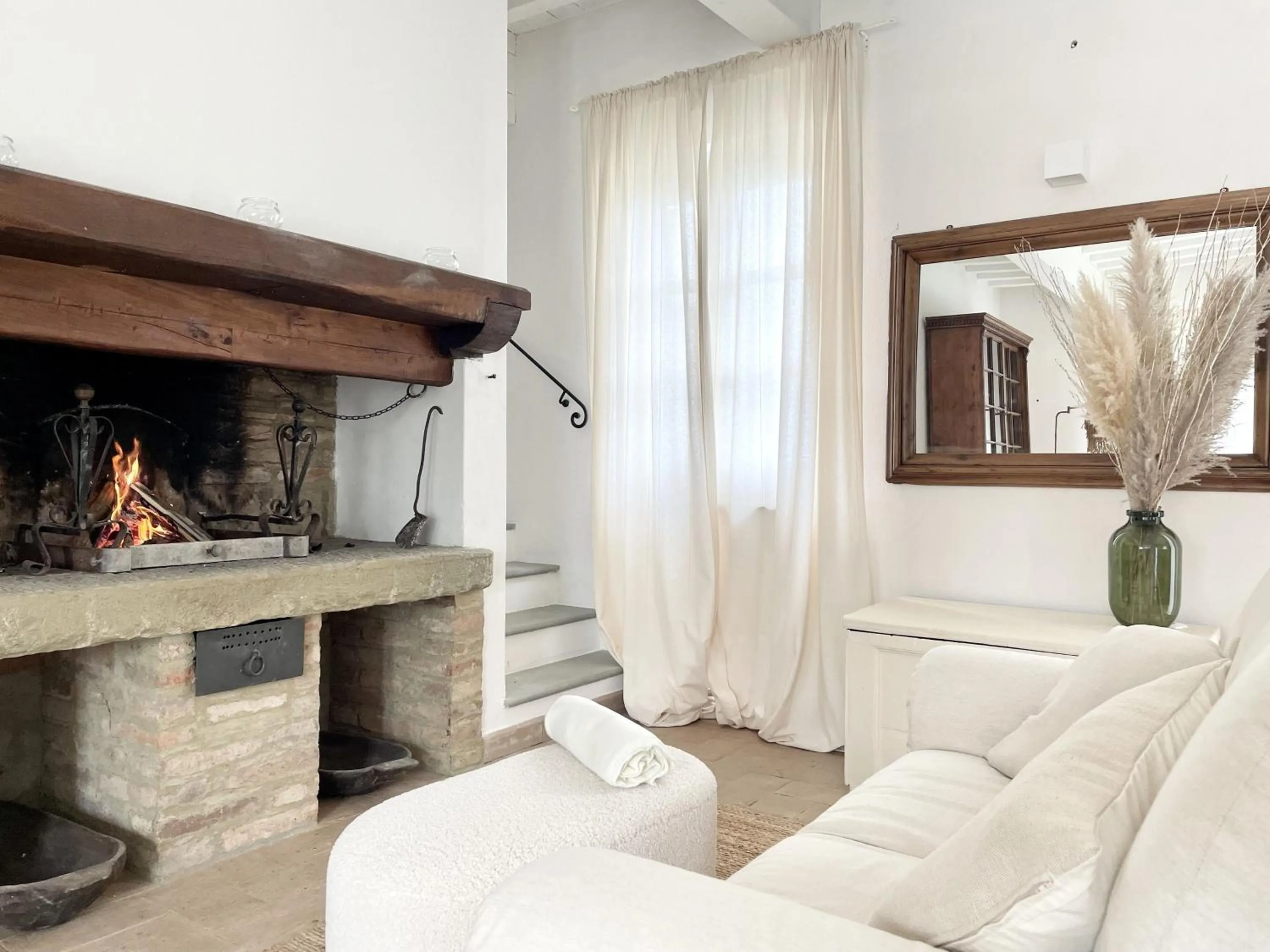 Communal lounge/ TV room in Agriturismo Antica Corte