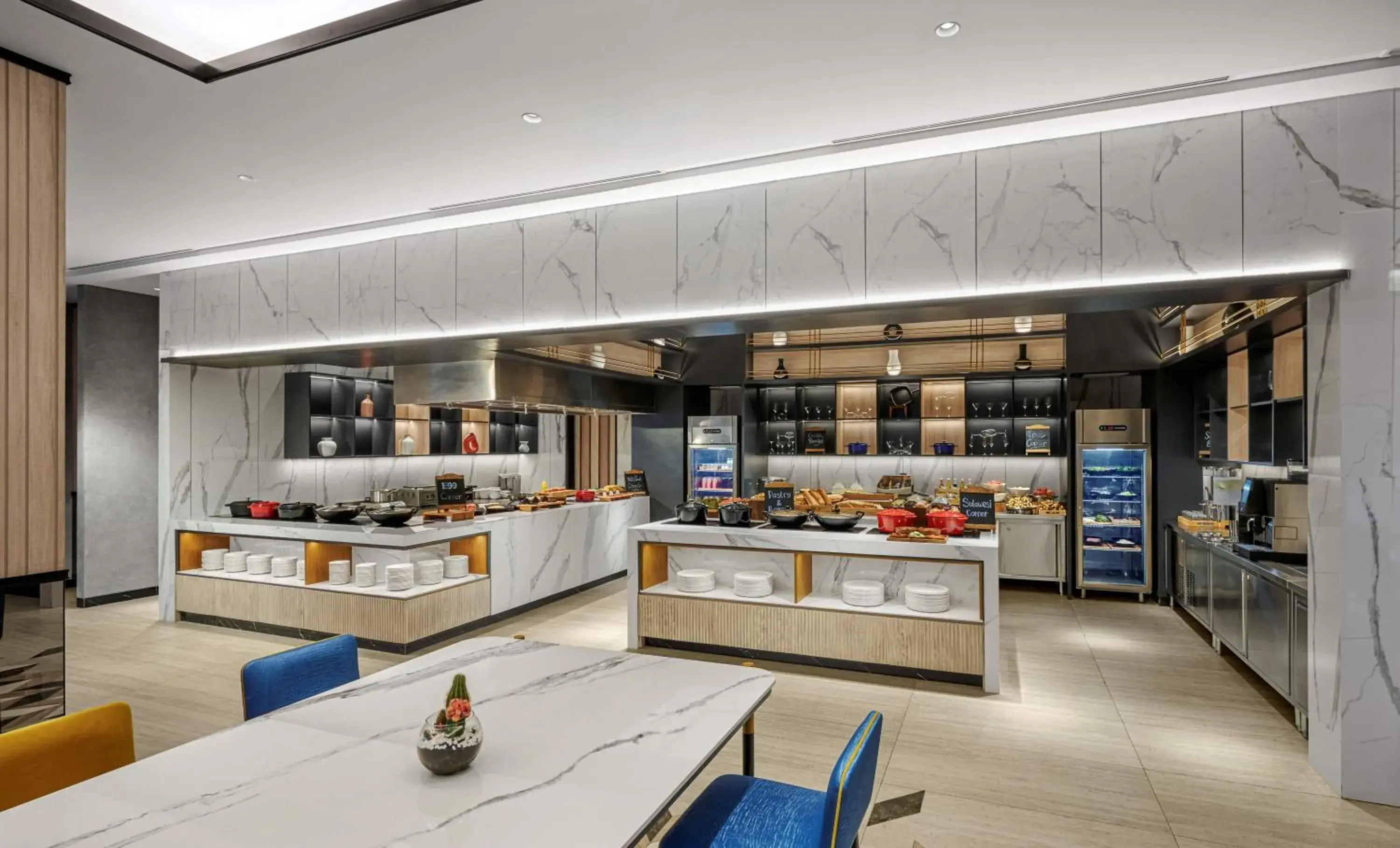 Restaurant/places to eat in Hyatt Place Makassar Restaurant/places to eat in Hyatt Place Makassar