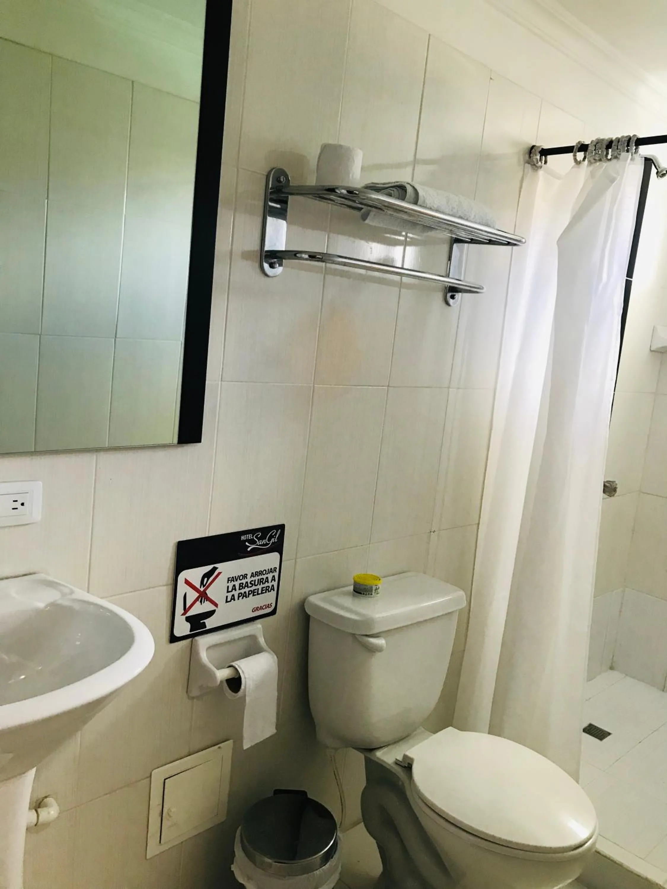 Shower in Hotel Sangil Tuluá