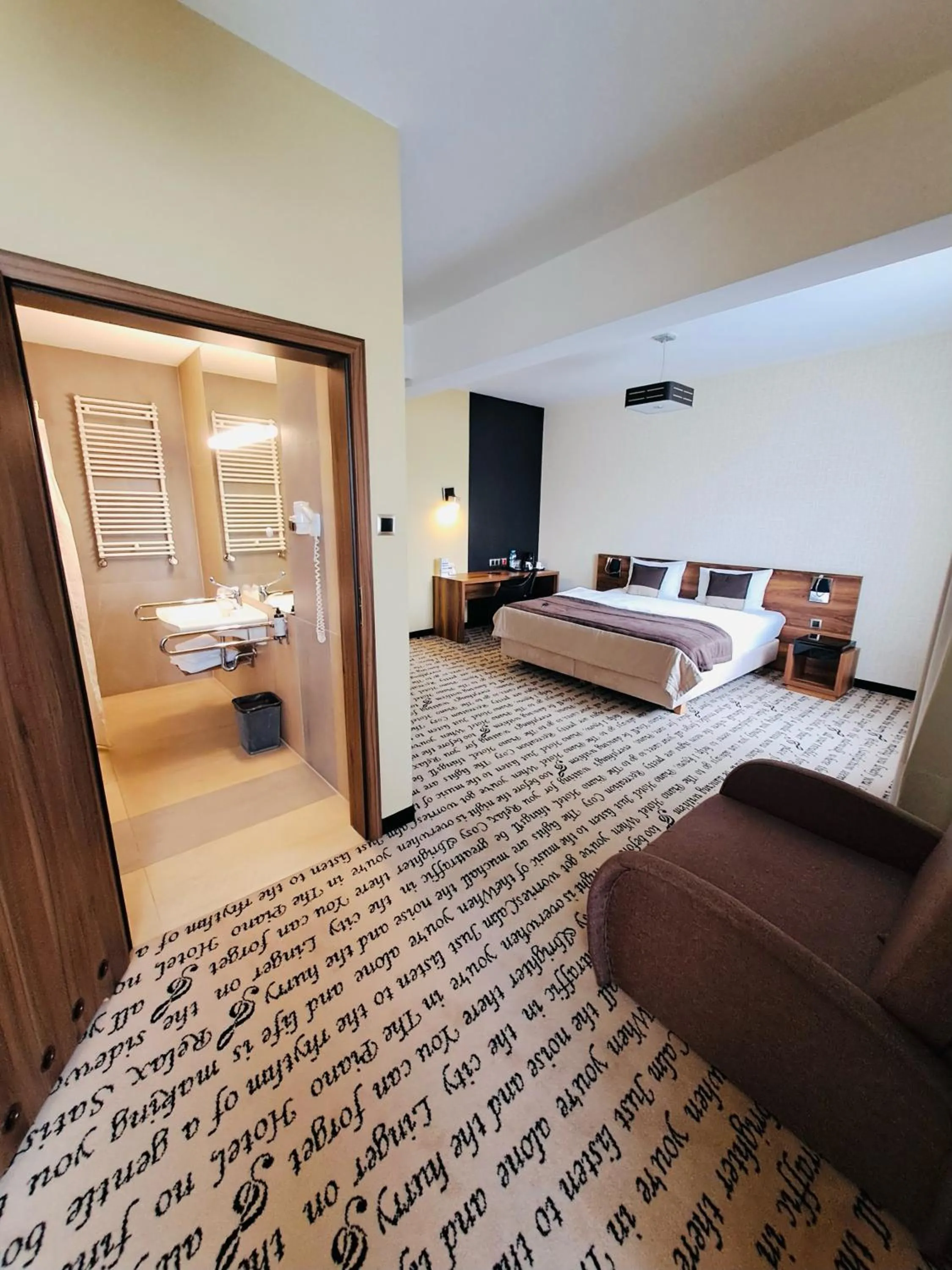 Seating area, Bed in Hotel Piano