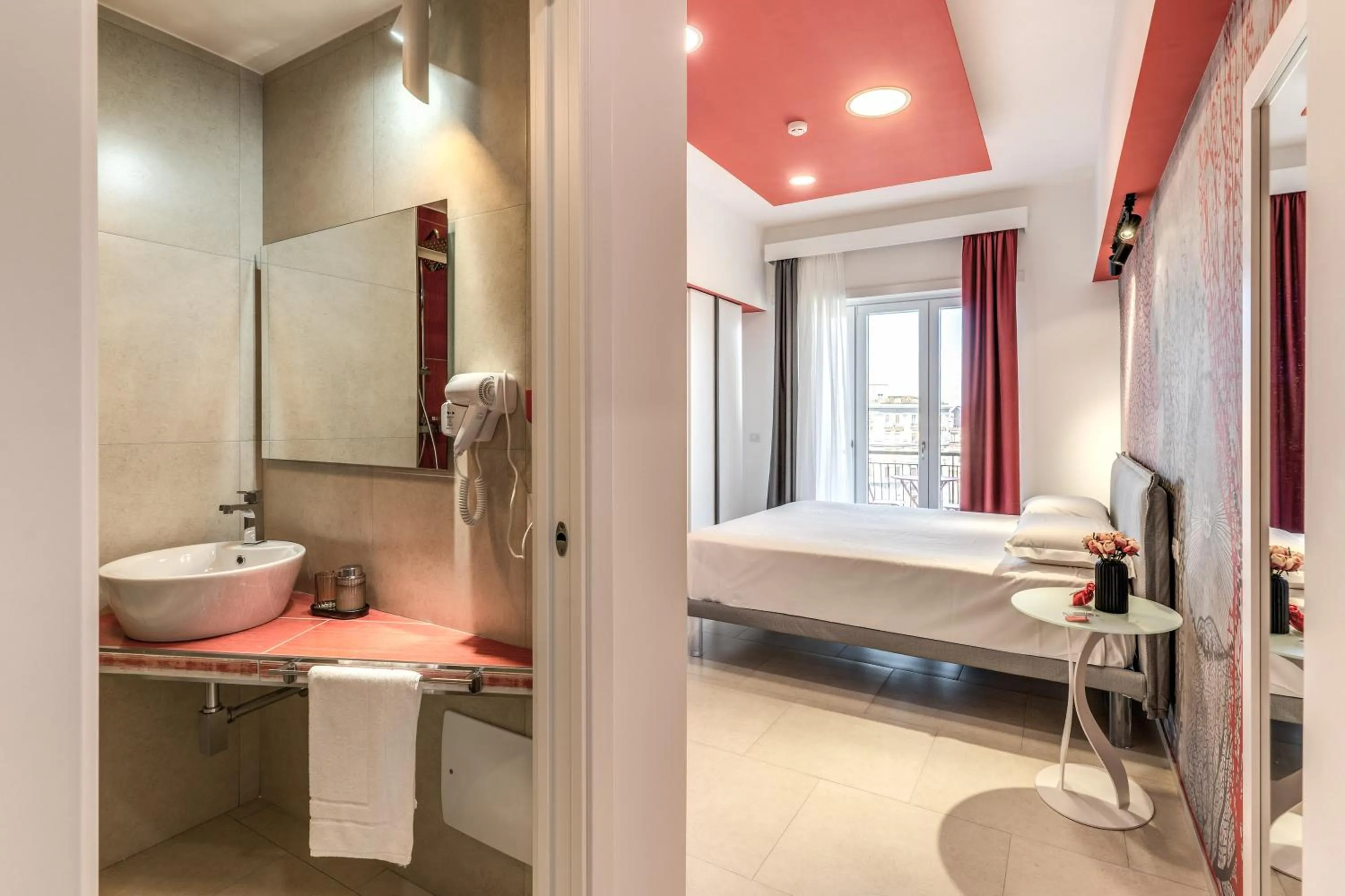 Bathroom in National Square Napoli