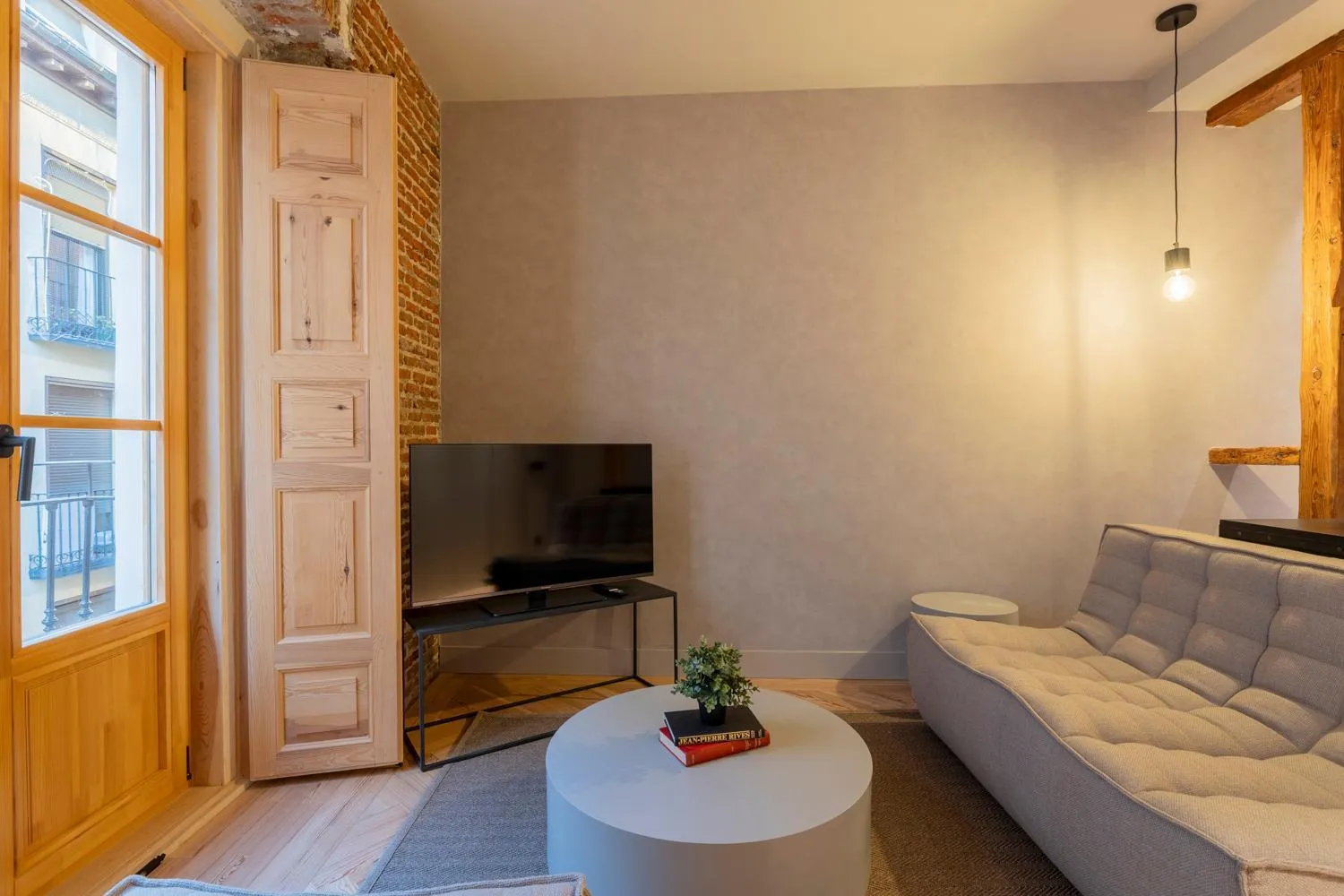 TV and multimedia in Rio by Wynwood House