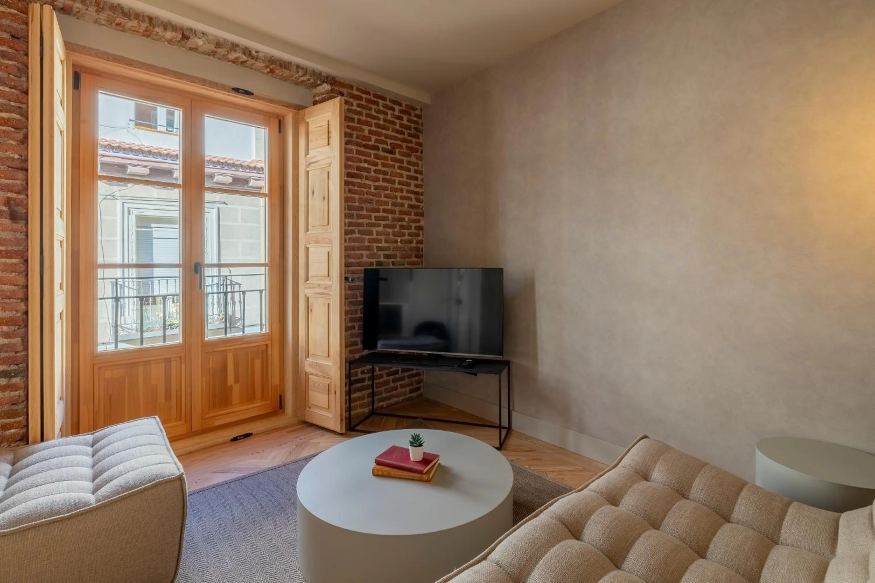 Living room in Rio by Wynwood House