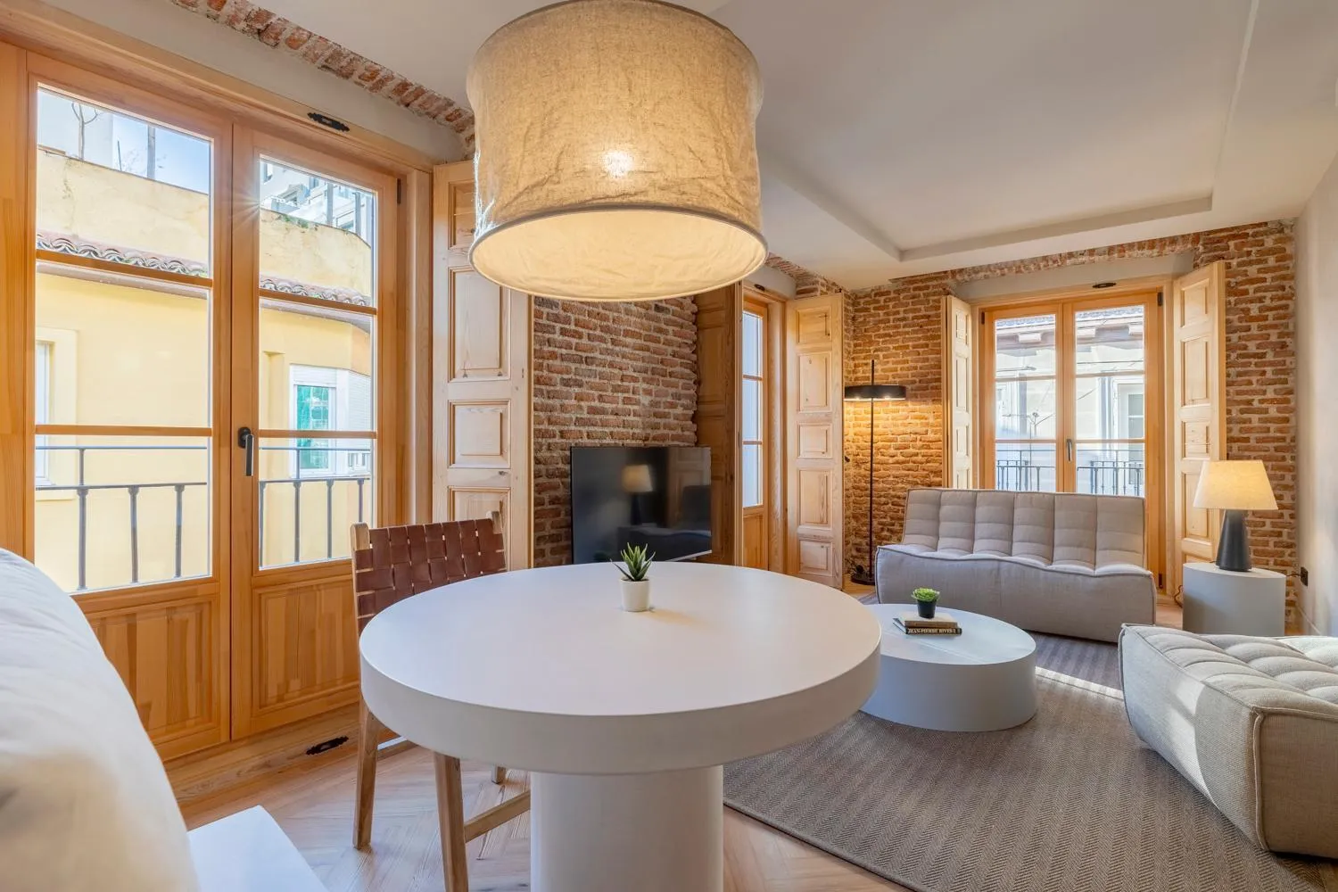 TV and multimedia in Rio by Wynwood House