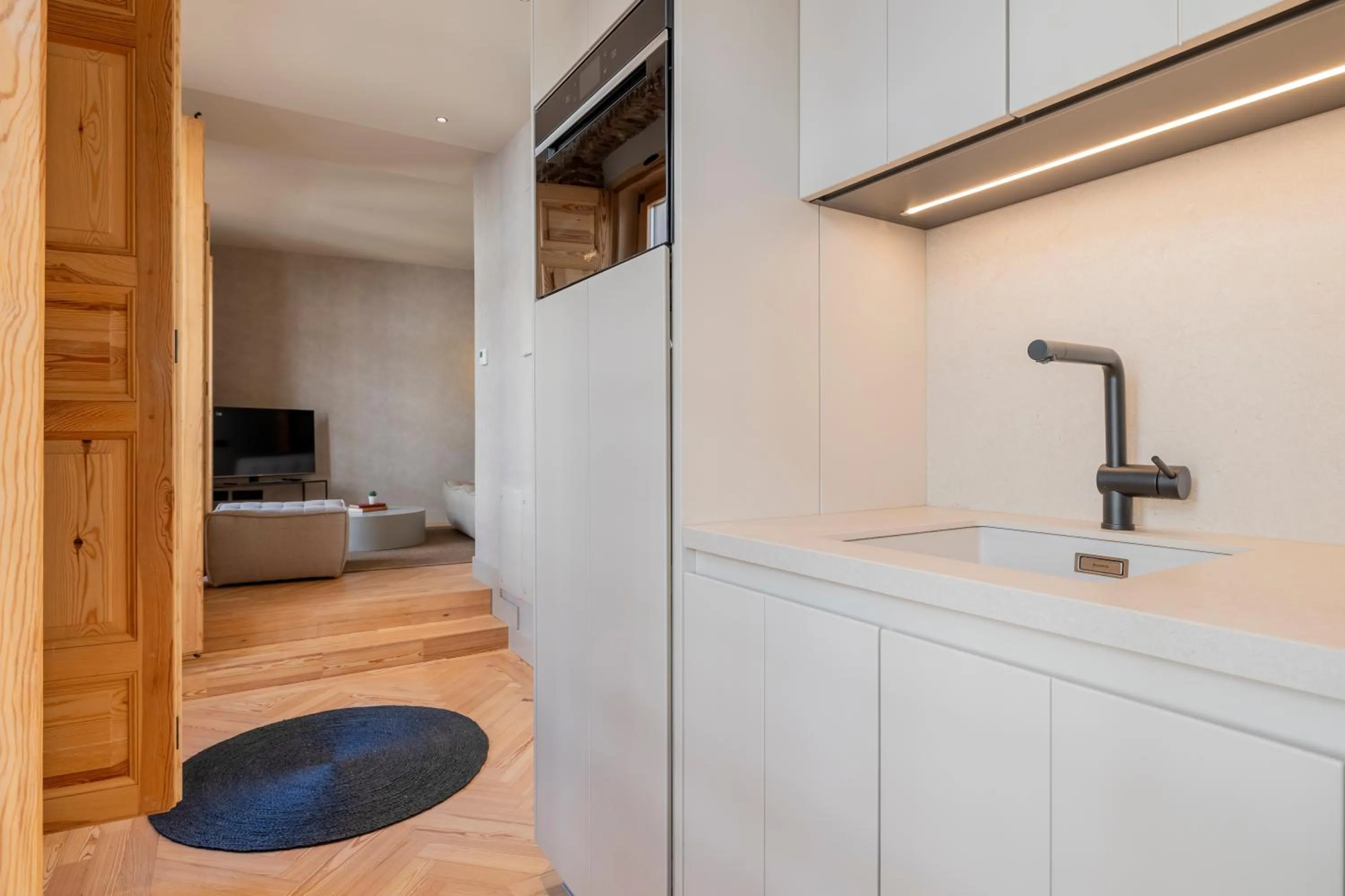 TV and multimedia in Rio by Wynwood House