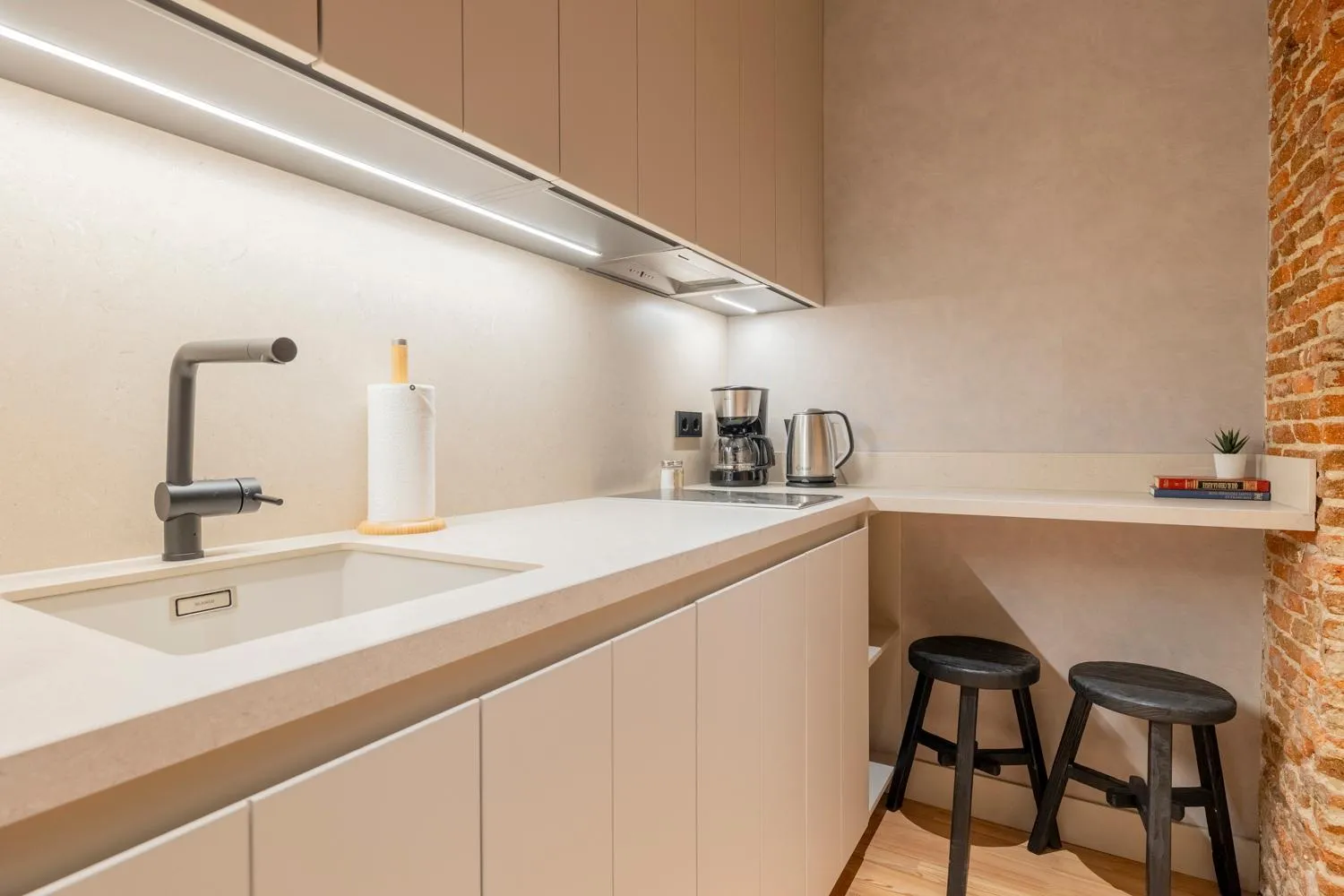 Kitchen or kitchenette in Rio by Wynwood House