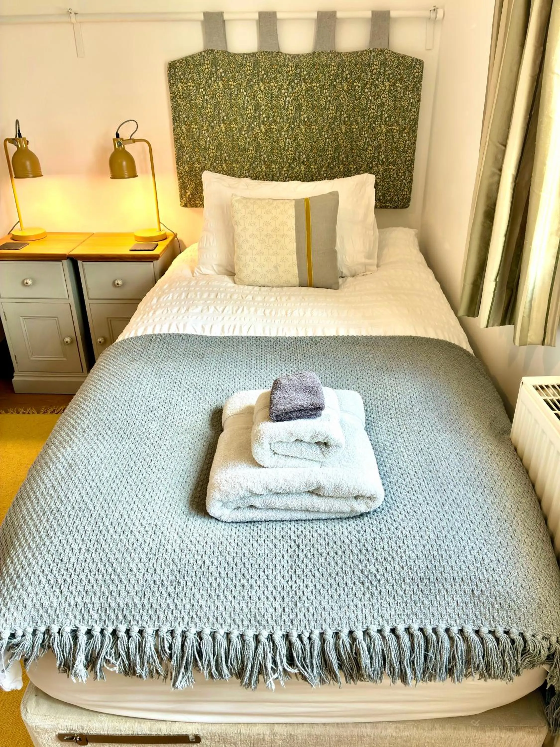 Bed in Westbury Cross House Bed & Breakfast