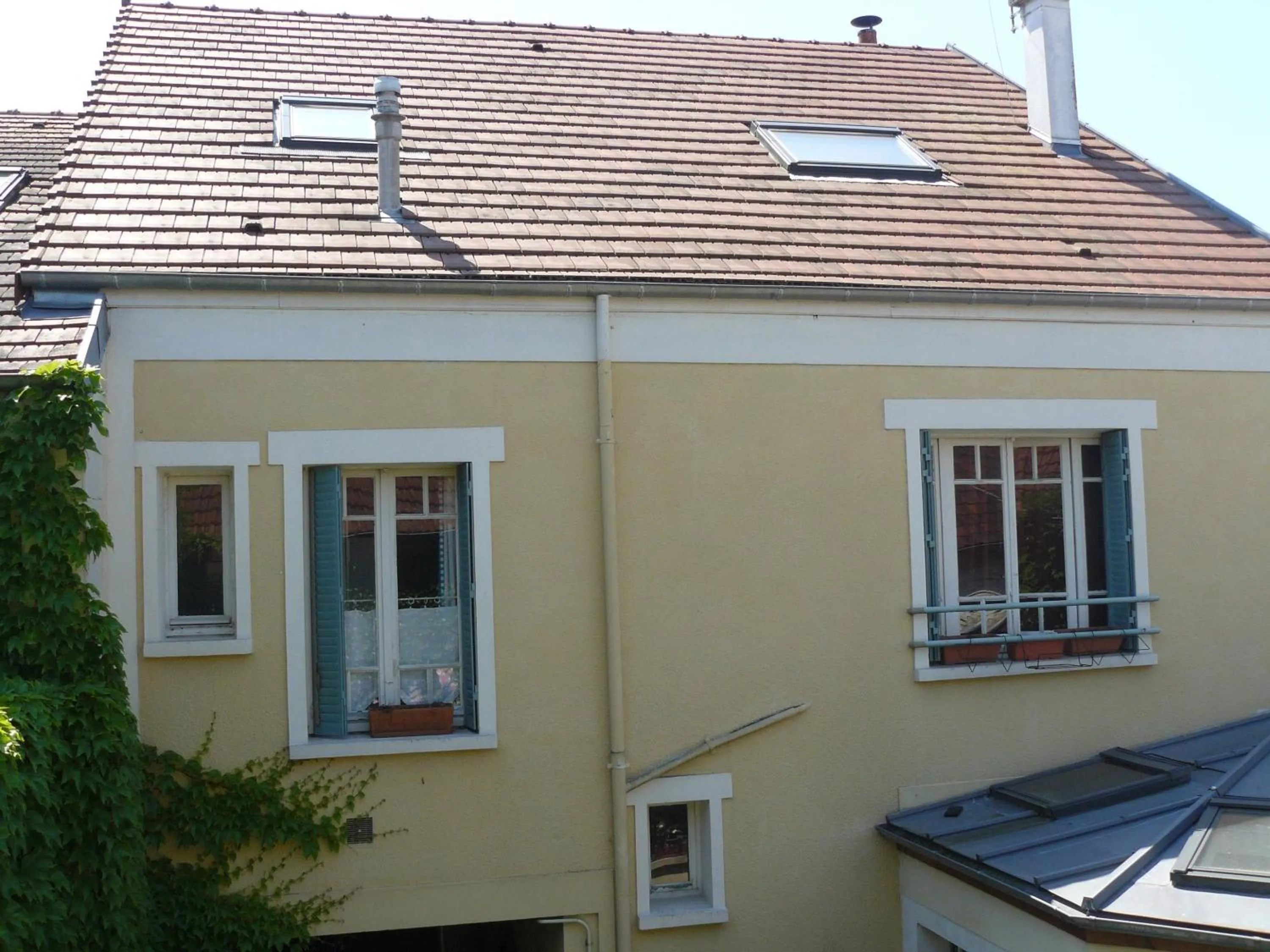 Facade/entrance in Porte de Paris