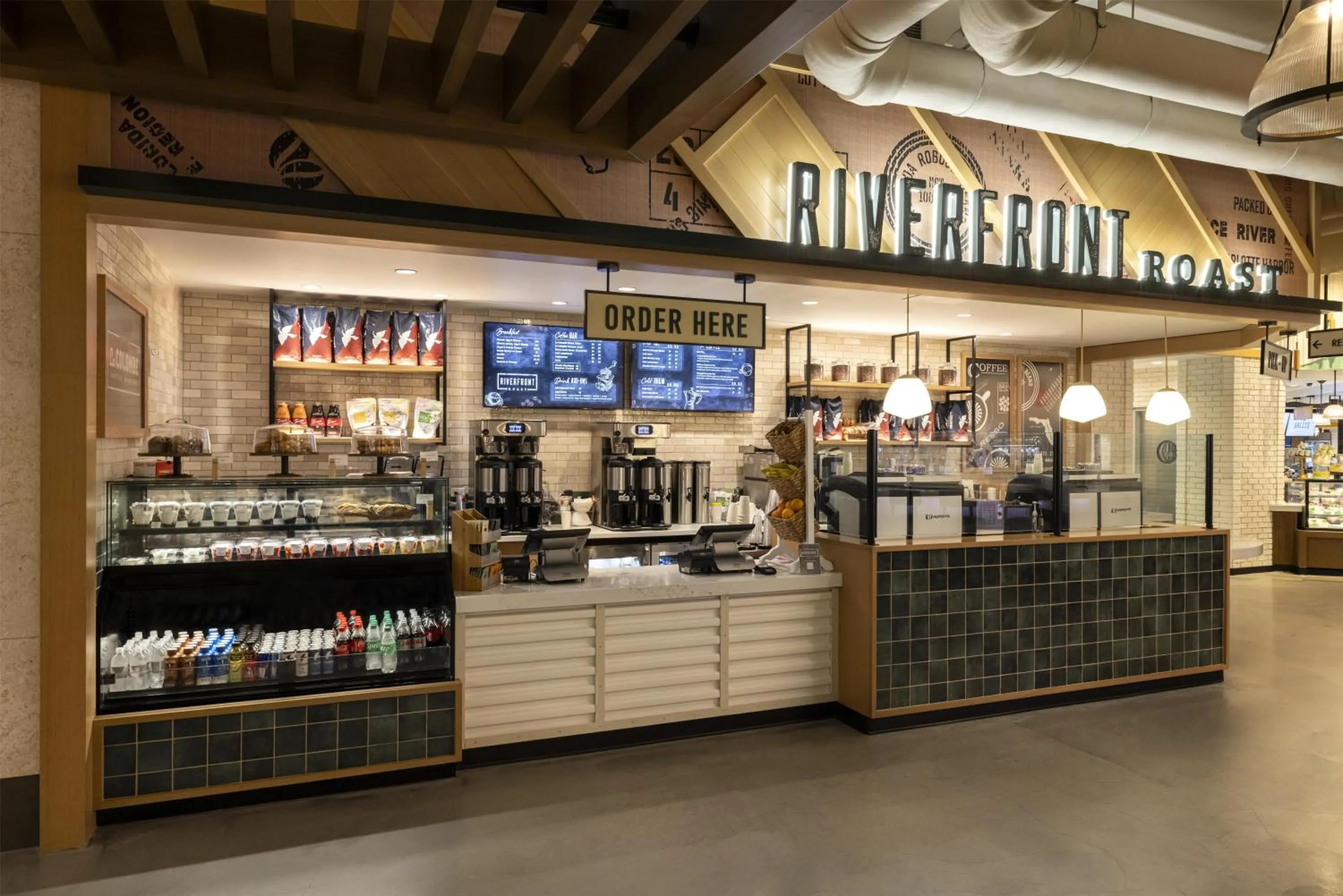 Dining area in Sunseeker Resort Florida Gulf Coast, Curio Collection Hilton