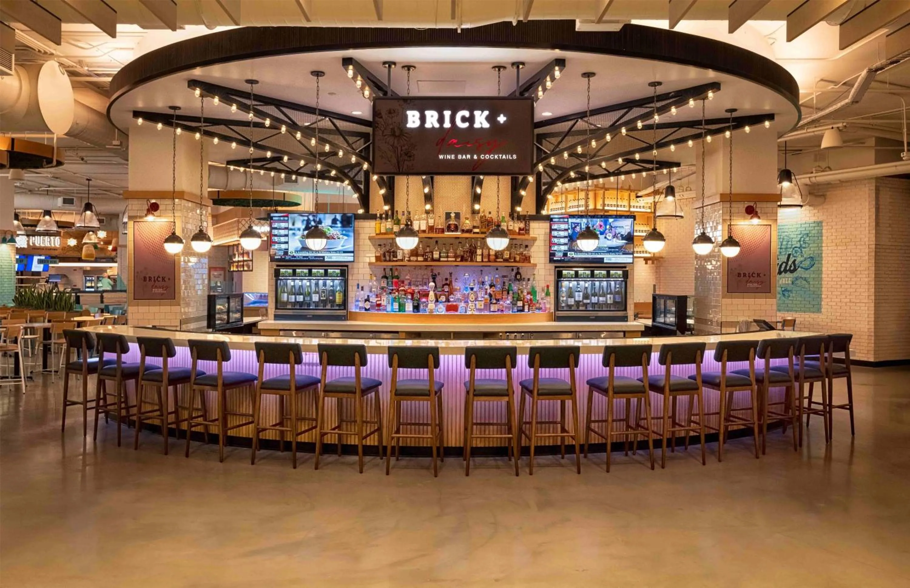 Dining area in Sunseeker Resort Florida Gulf Coast, Curio Collection Hilton