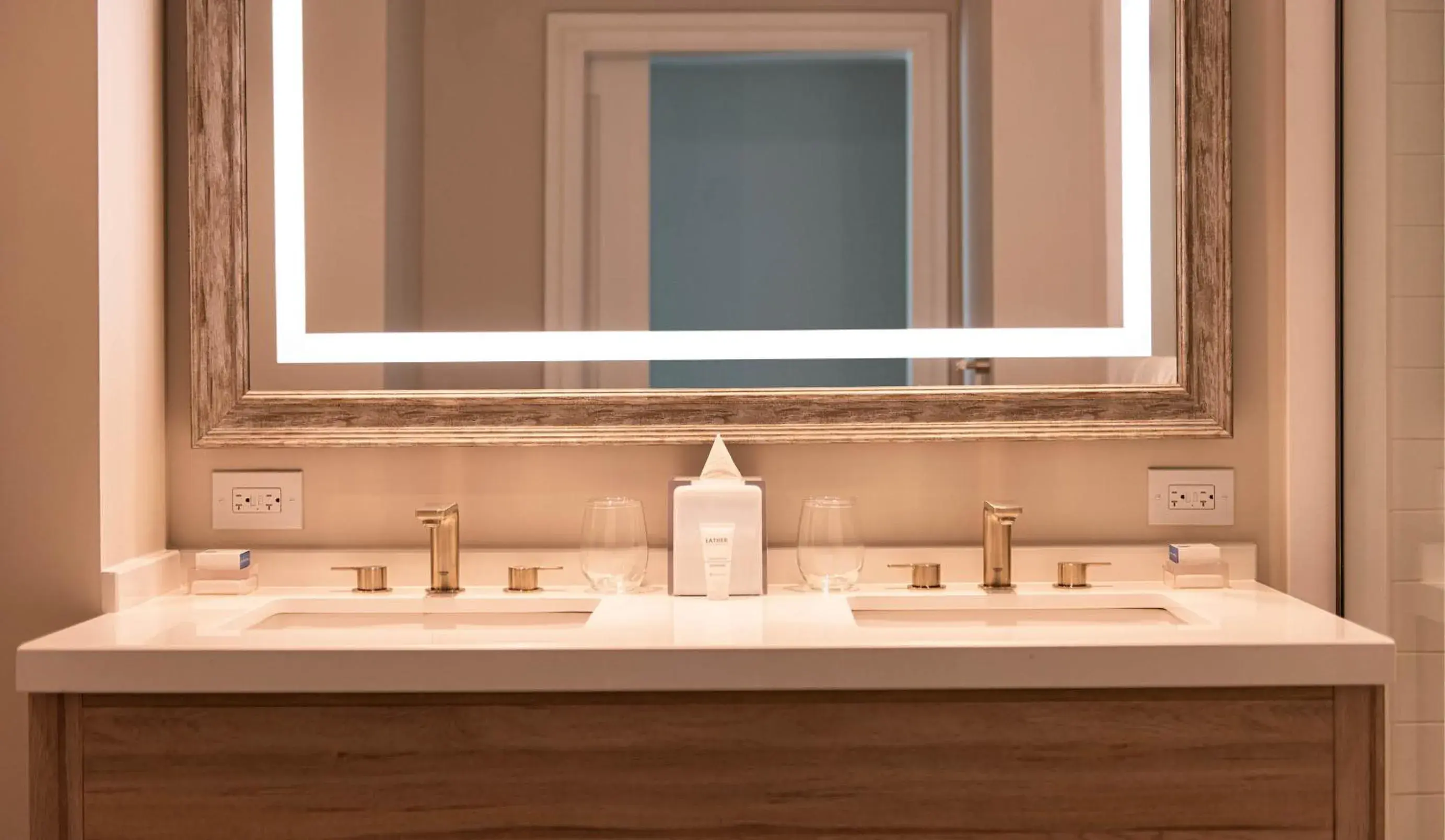 Premium King Accessible - single occupancy in Sunseeker Resort Florida Gulf Coast, Curio Collection Hilton Premium King Accessible - single occupancy in Sunseeker Resort Florida Gulf Coast, Curio Collection Hilton