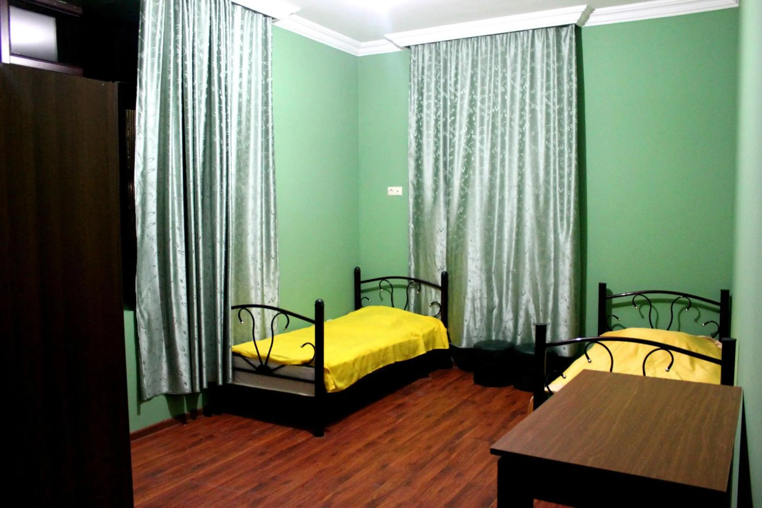 Photo of the whole room, Bed in Sunrise Hotel