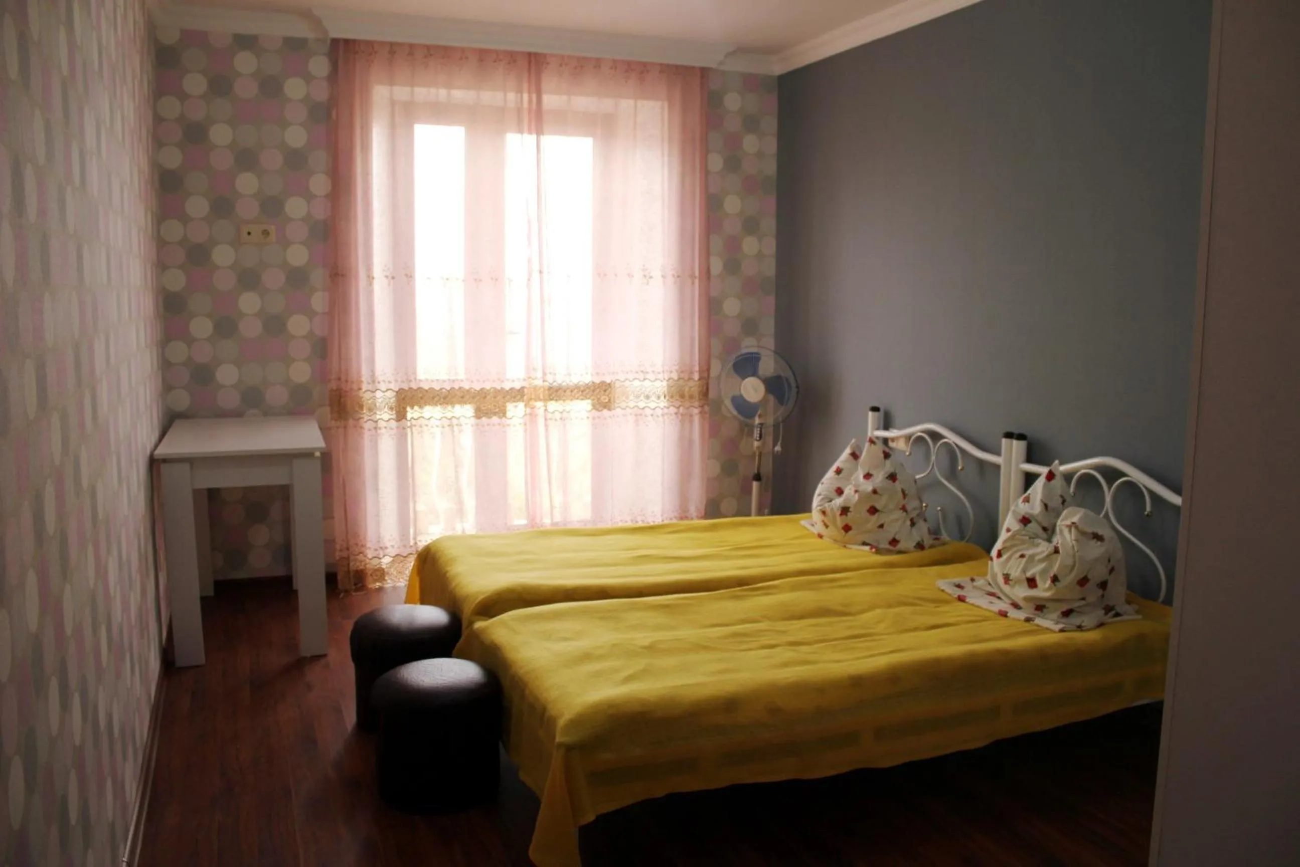 Photo of the whole room, Bed in Sunrise Hotel