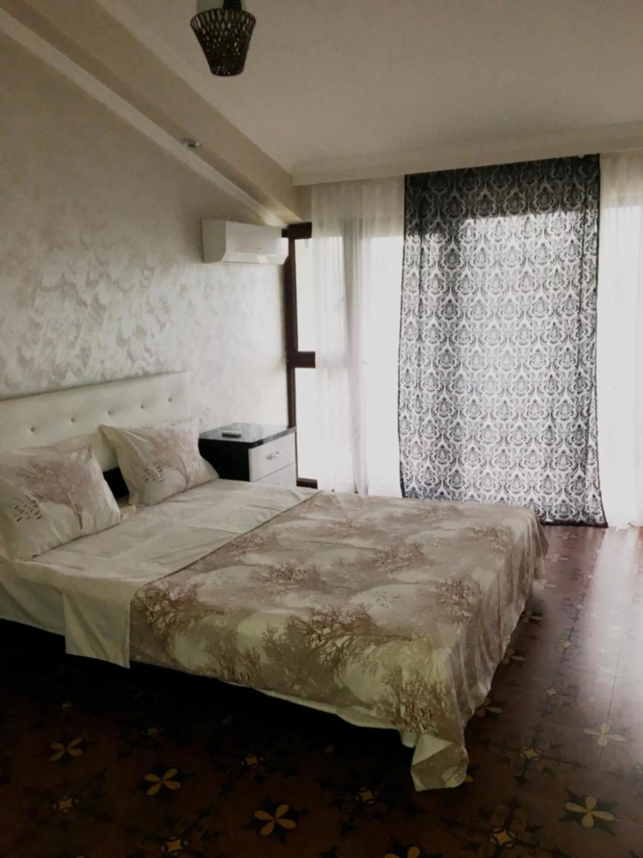 Bedroom, Bed in Sunrise Hotel