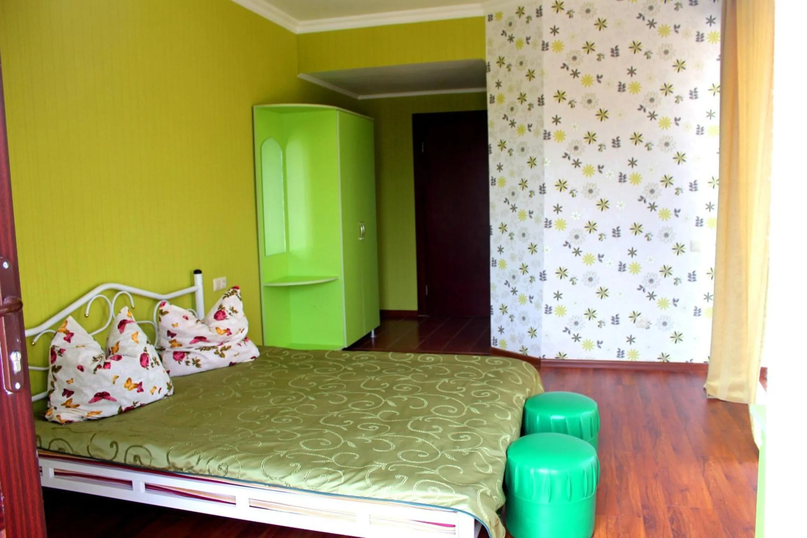 Photo of the whole room, Bed in Sunrise Hotel