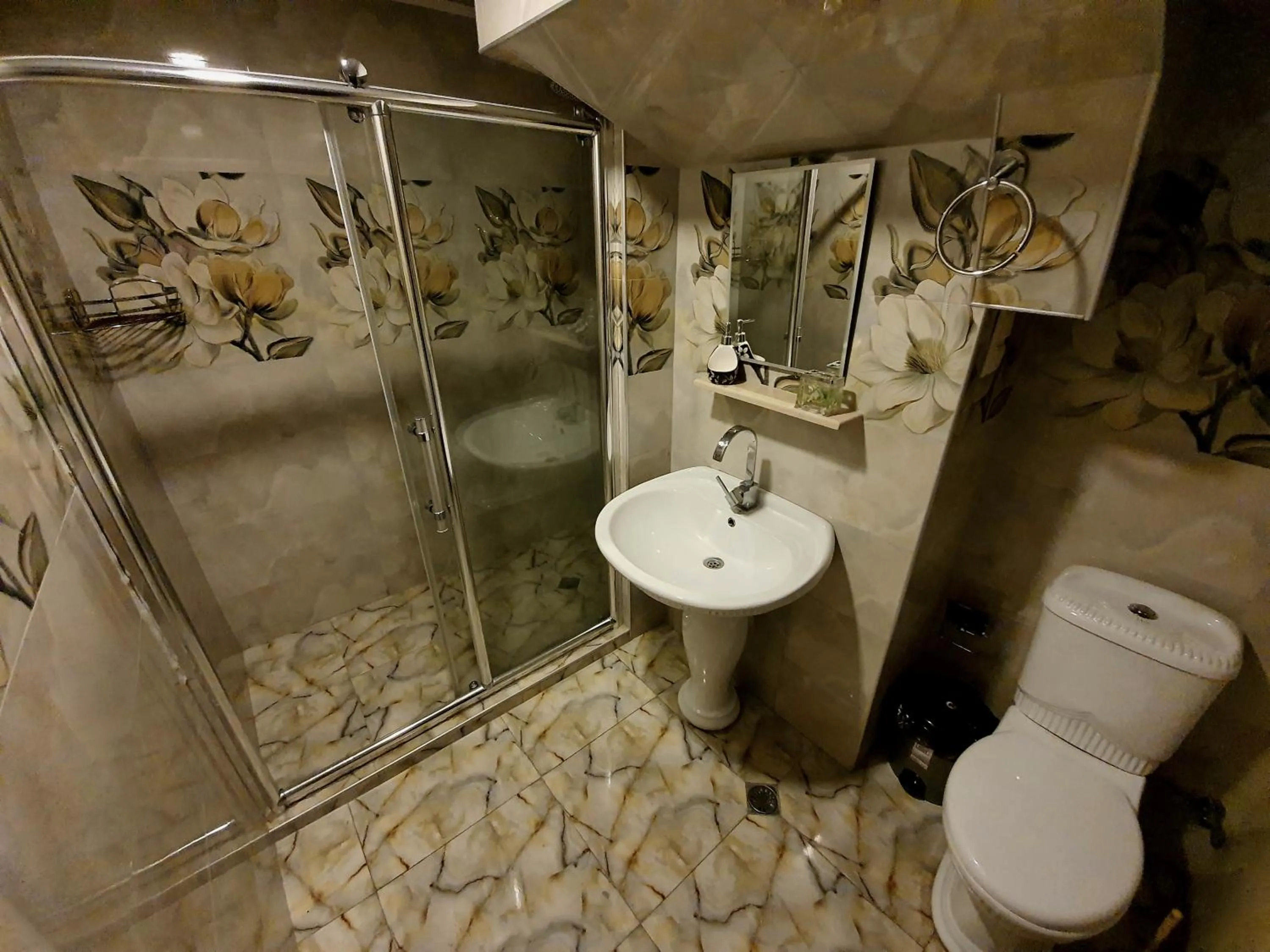 Toilet in Sunrise Hotel