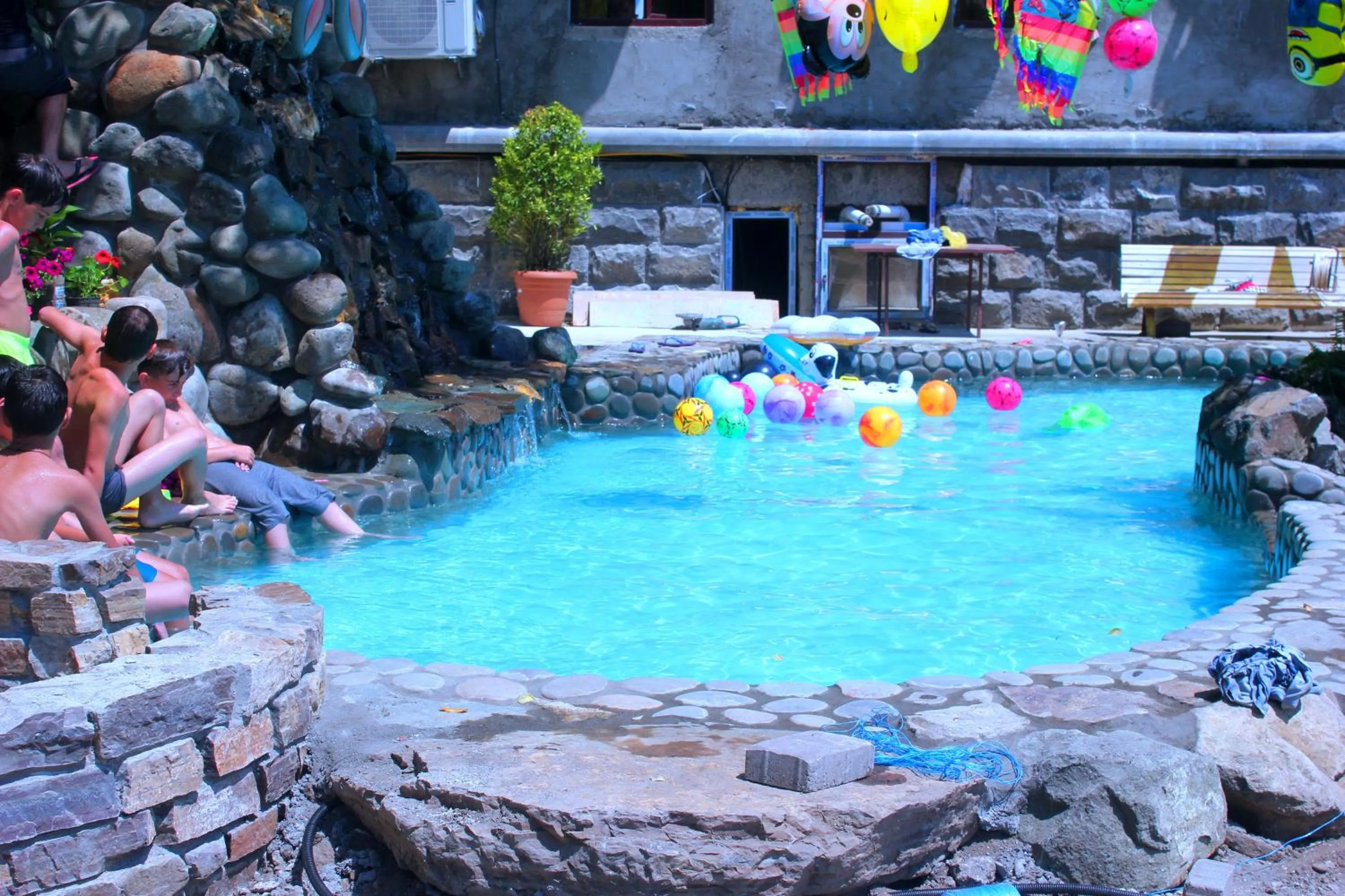 Swimming pool in Sunrise Hotel