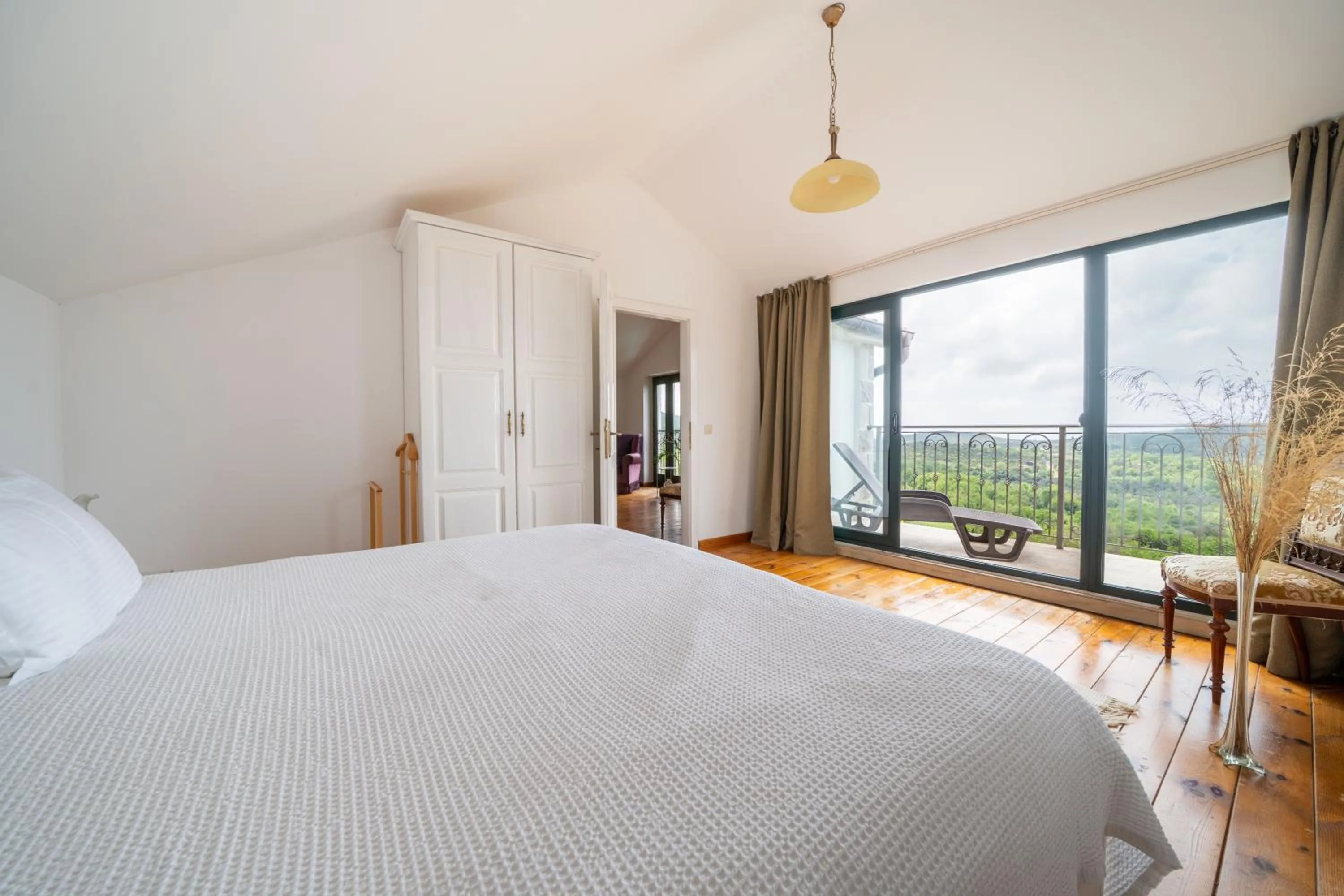 Bed in Klinci Village Resort