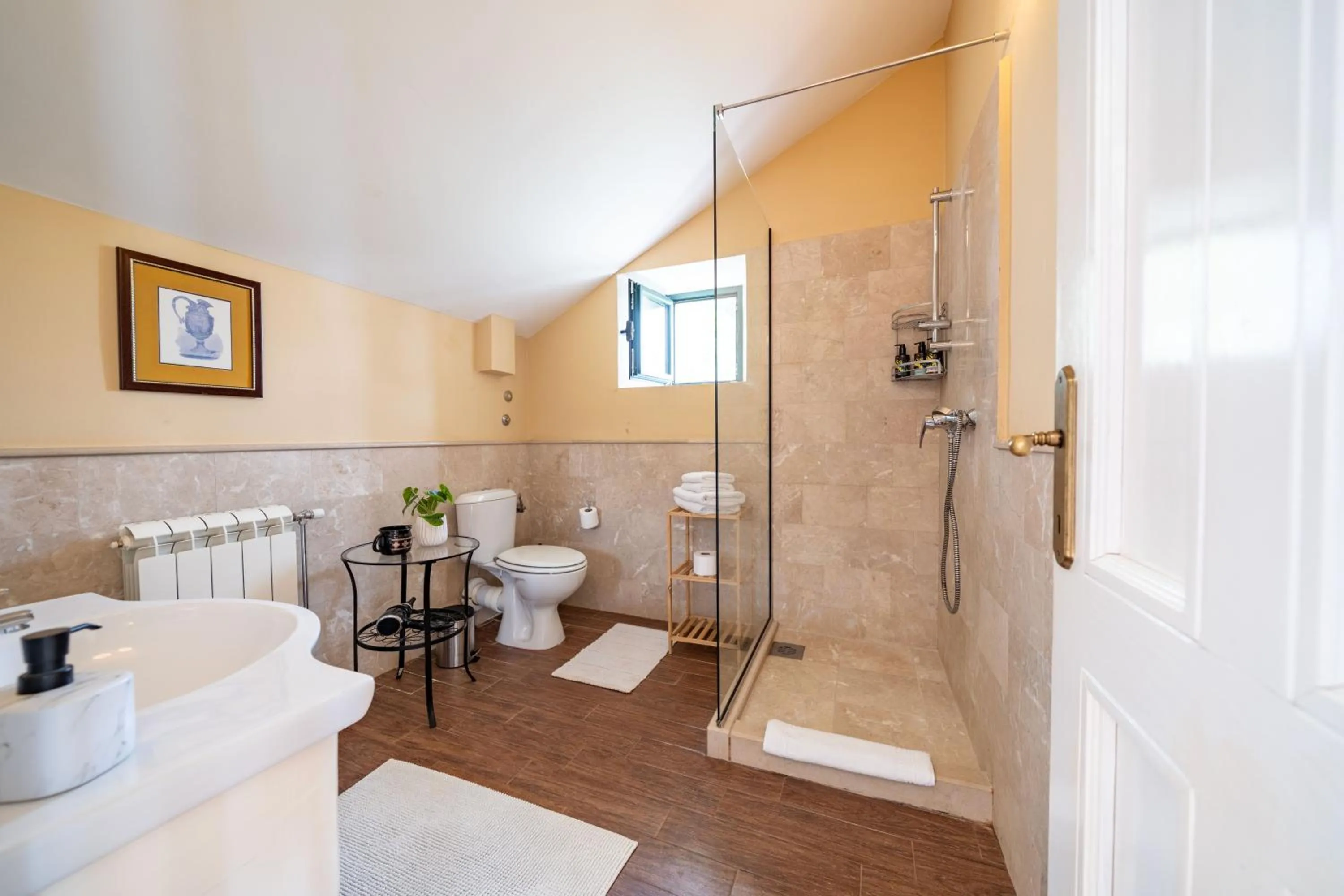 Shower in Klinci Village Resort