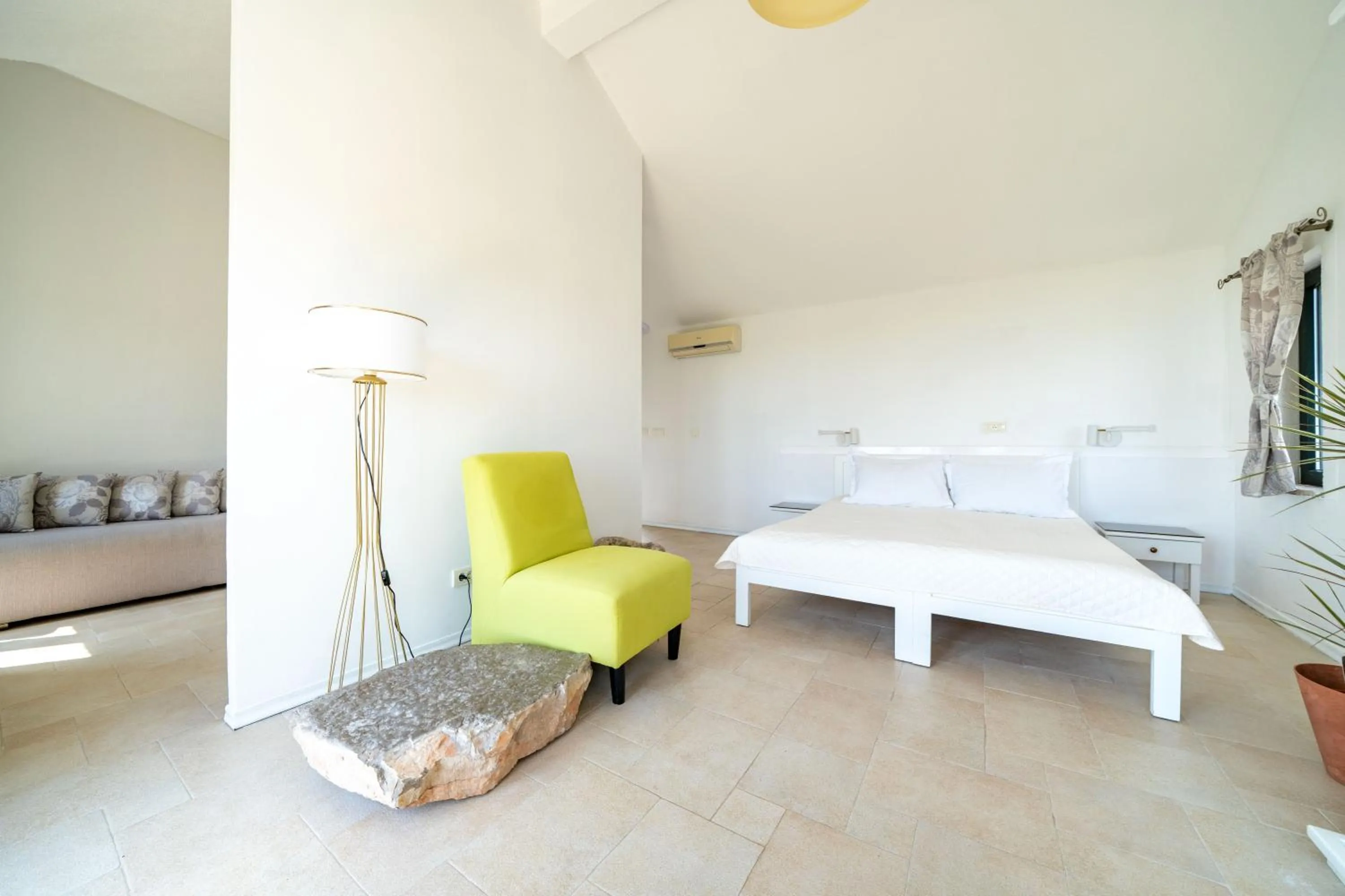 Bed in Klinci Village Resort