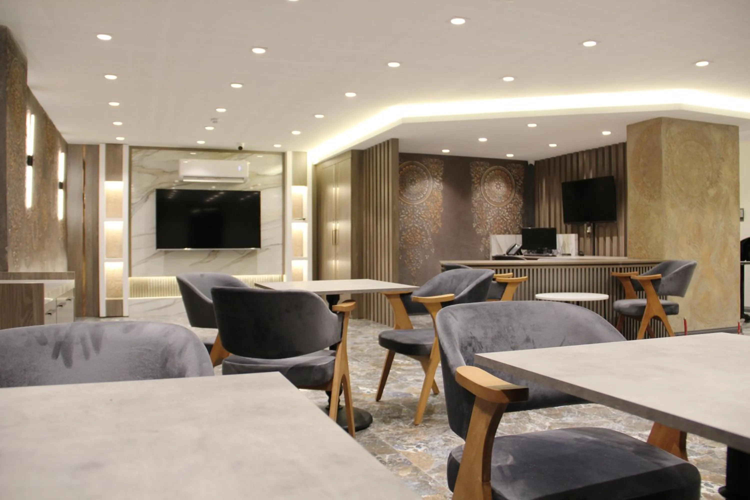 Living room in Sabiha Sultan Hotel-Karakoy