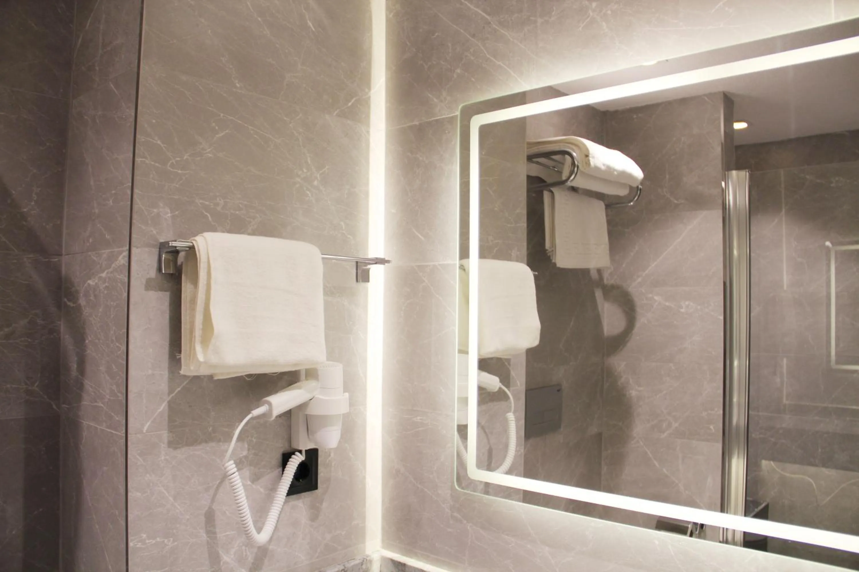 Bathroom in Sabiha Sultan Hotel-Karakoy