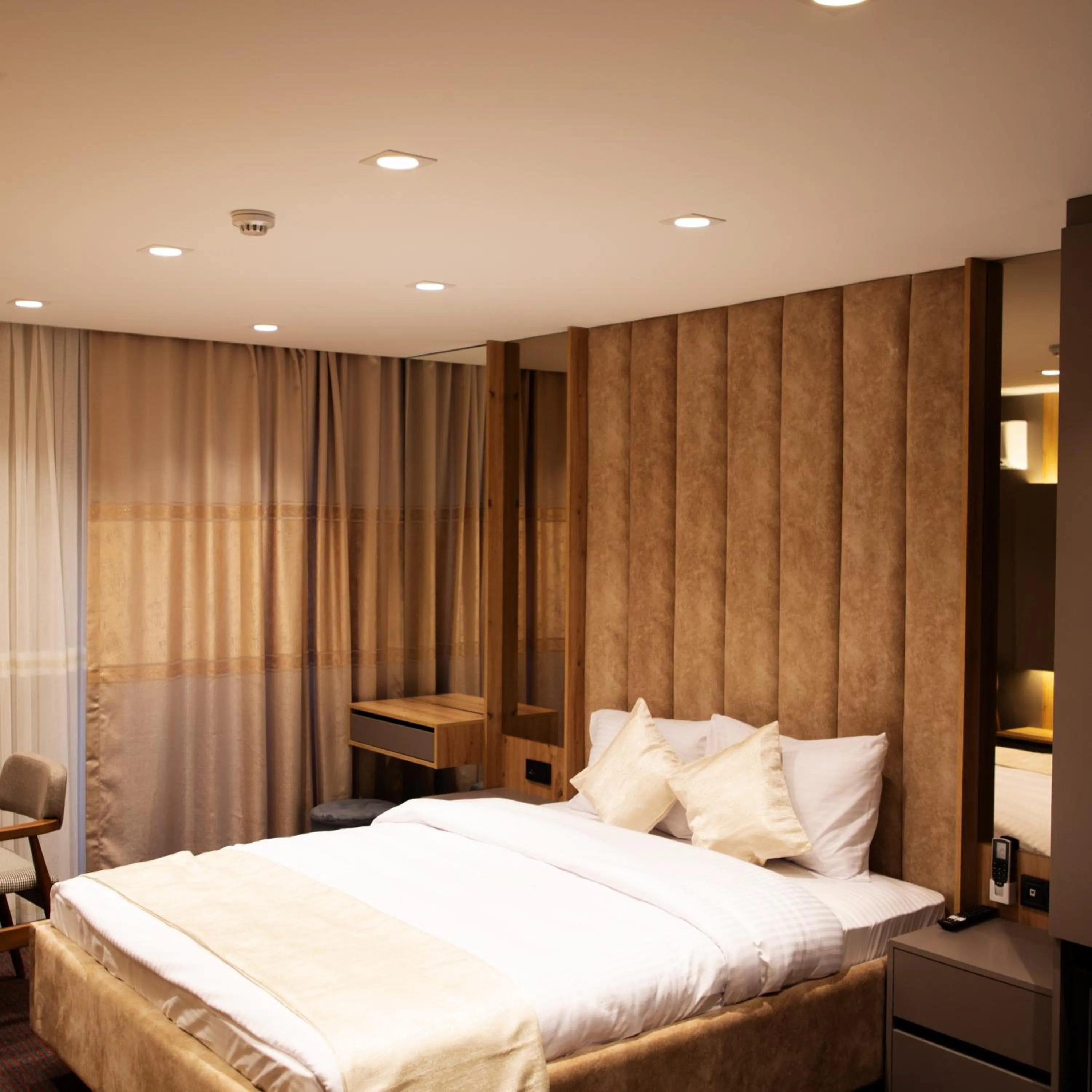 Property building, Bed in Sabiha Sultan Hotel-Karakoy