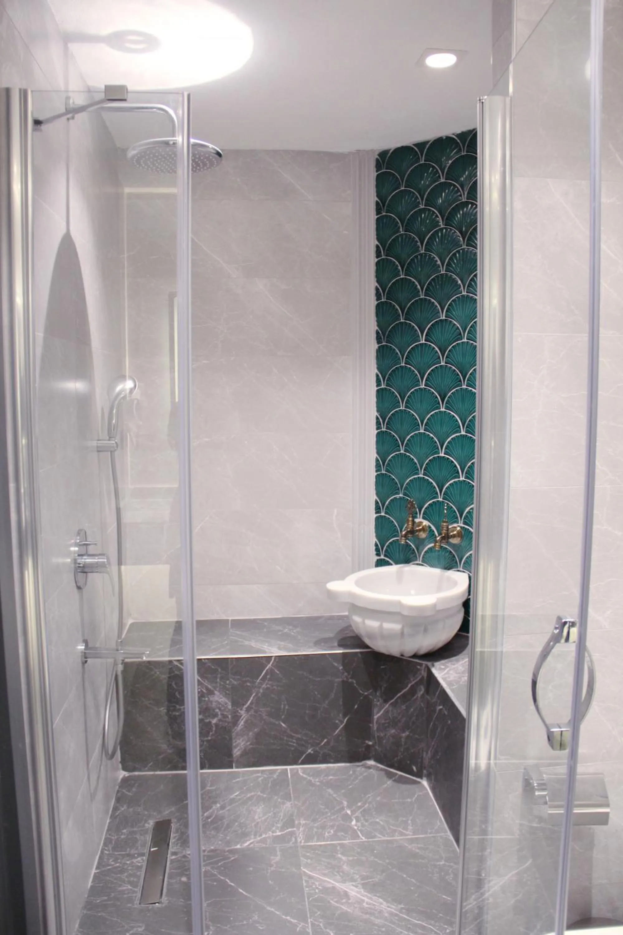 Bathroom in Sabiha Sultan Hotel-Karakoy