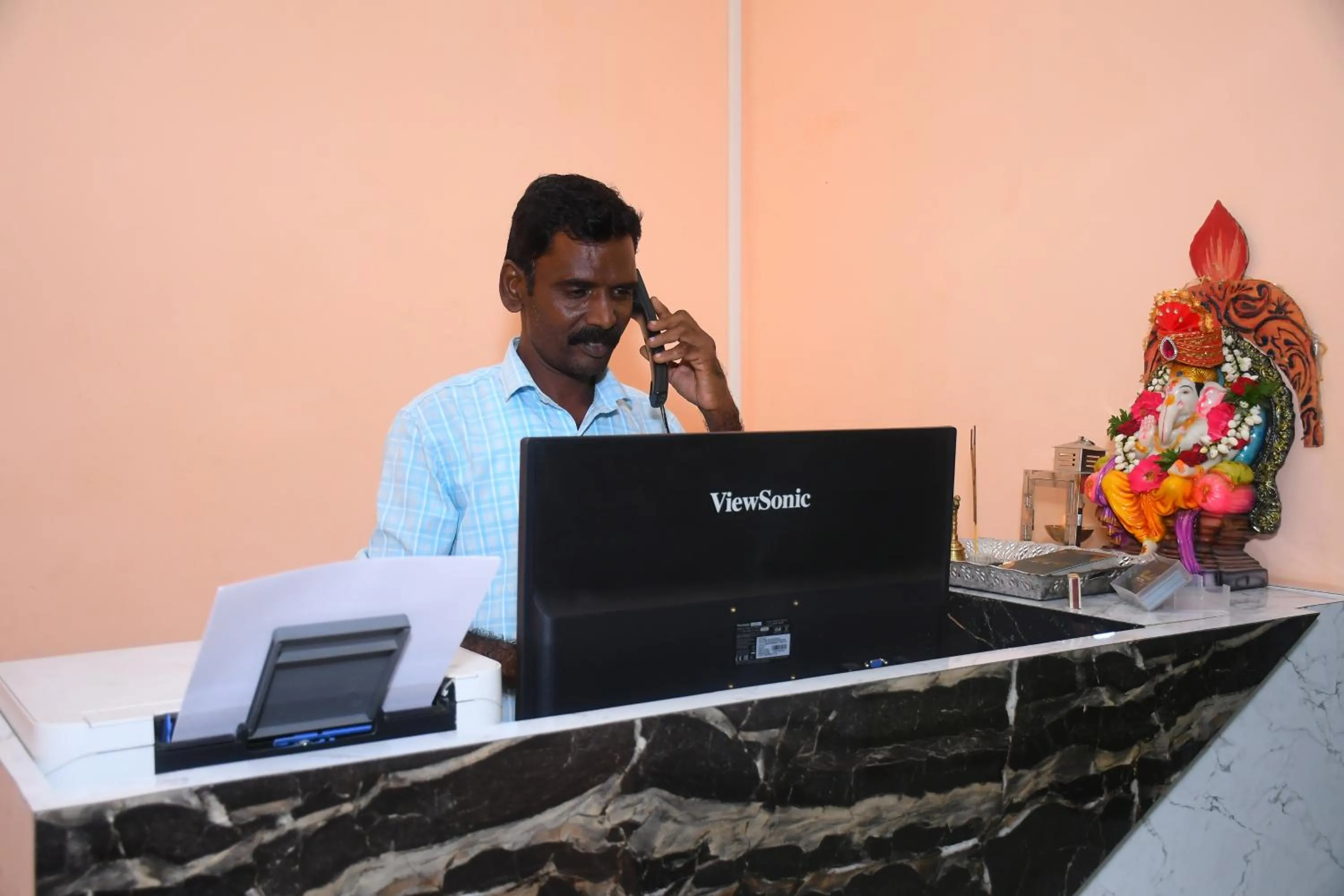 Lobby or reception in Thendral Park Inn