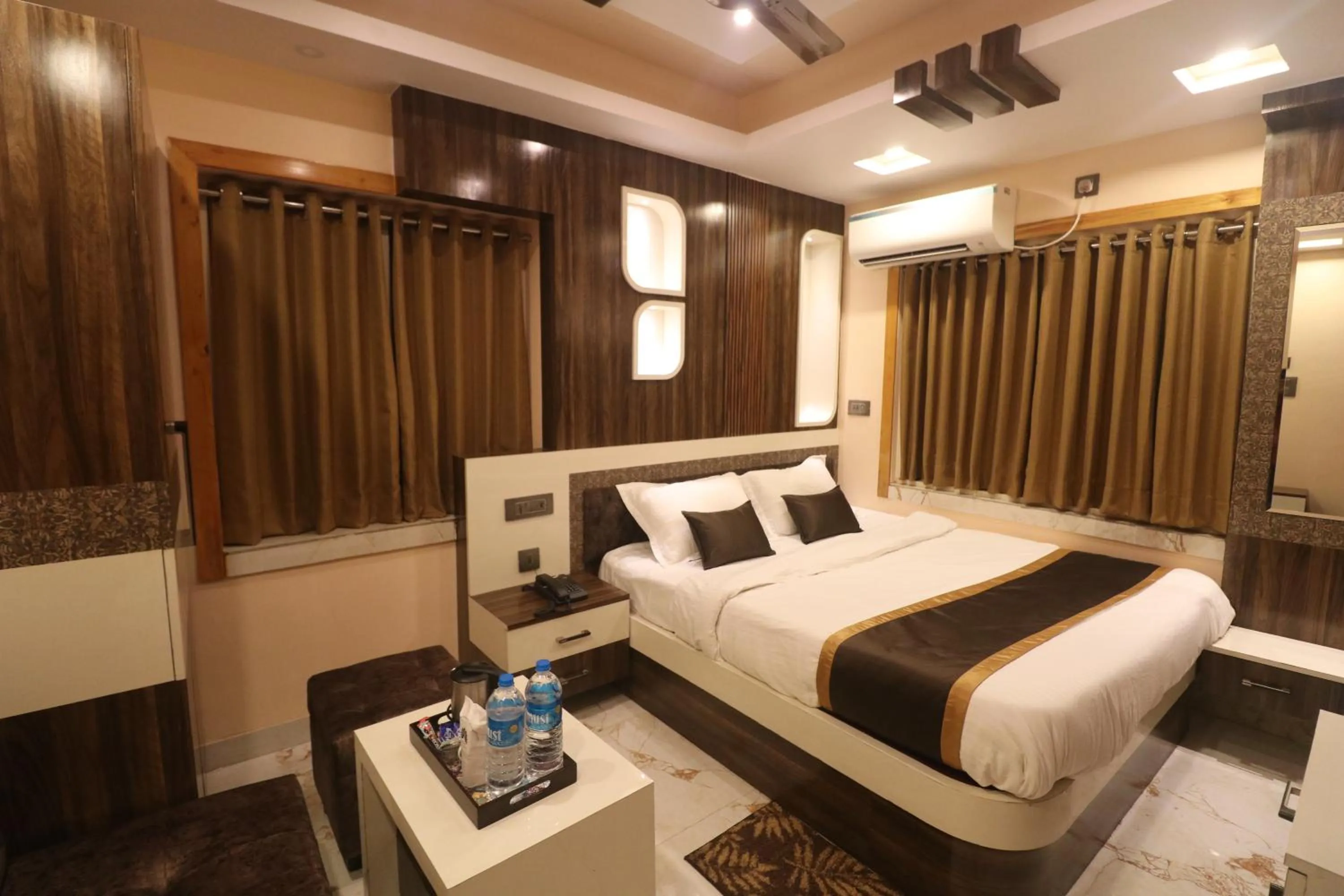 Bedroom, Bed in Mohar Residency