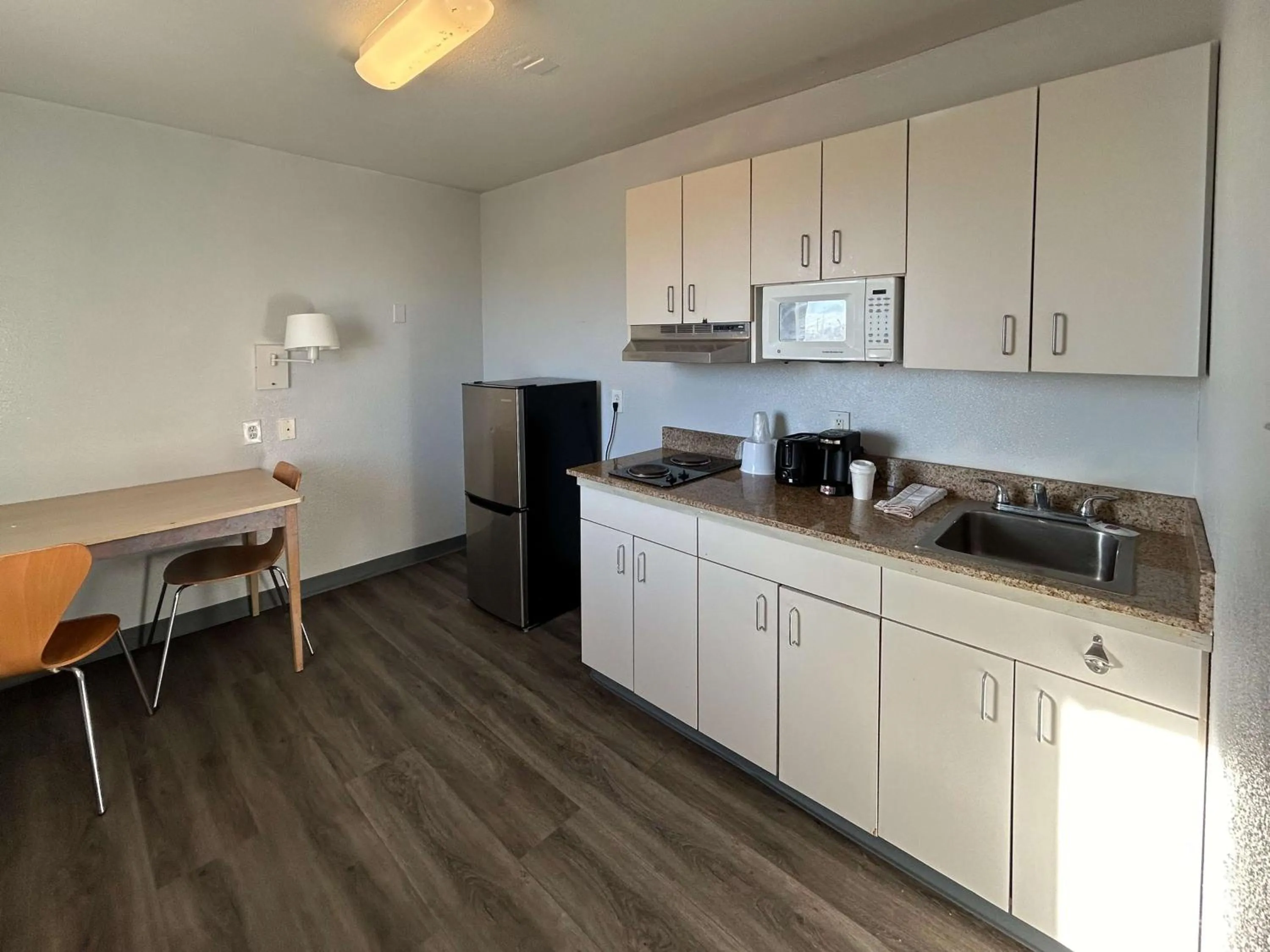 Kitchen or kitchenette in Studio 6 Lubbock, TX