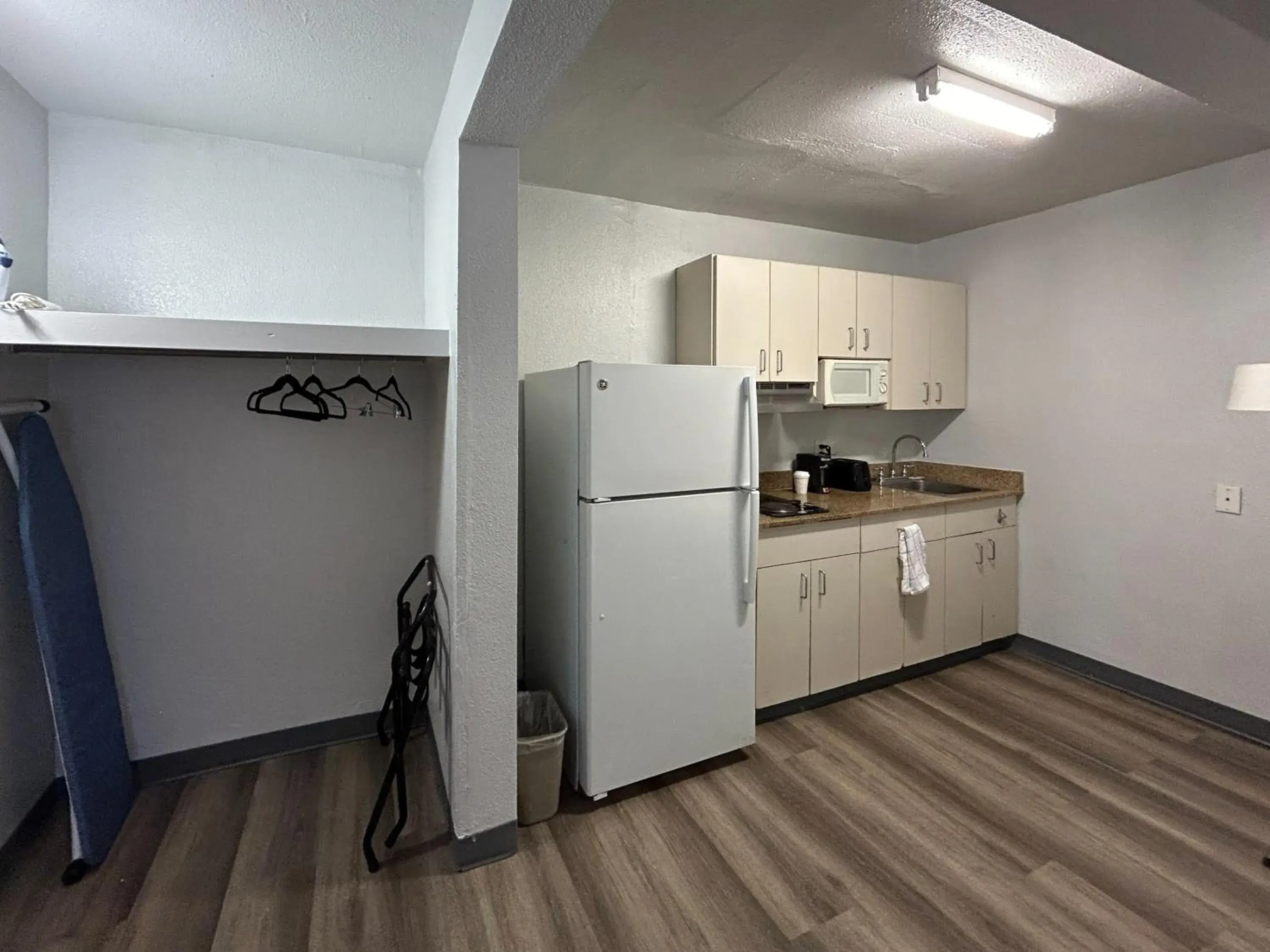 kitchen in Studio 6 Lubbock, TX kitchen in Studio 6 Lubbock, TX