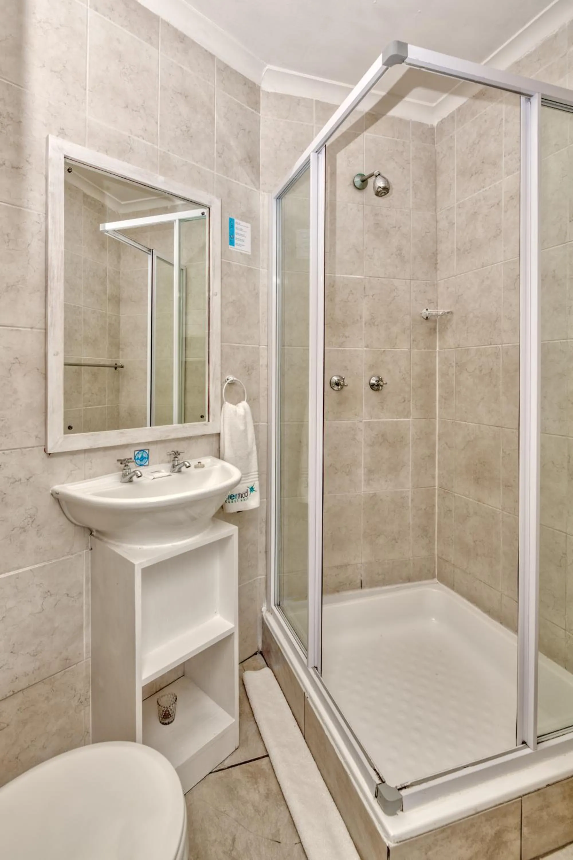Shower in Mermaid Guest House