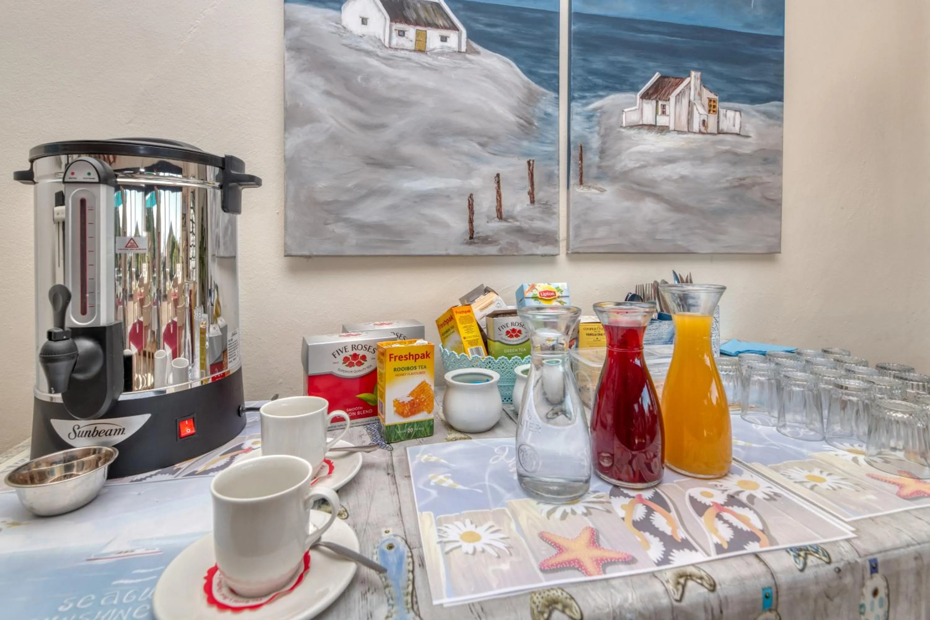 Coffee/tea facilities in Mermaid Guest House