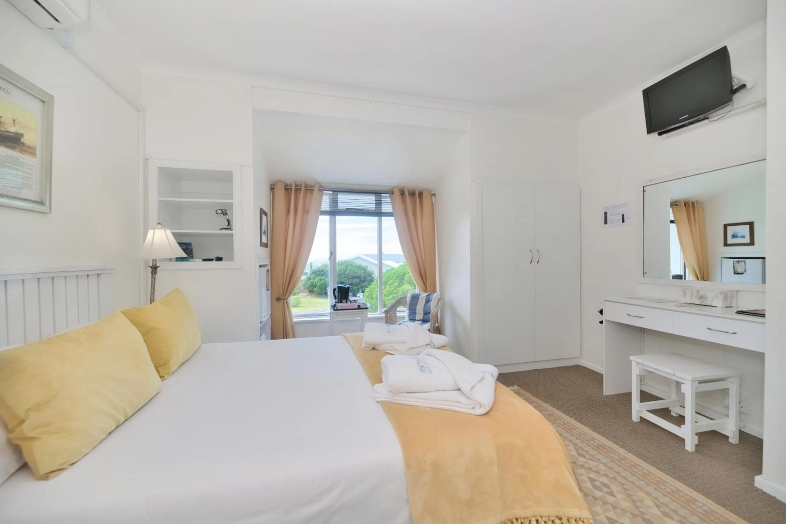 Bed in Mermaid Guest House