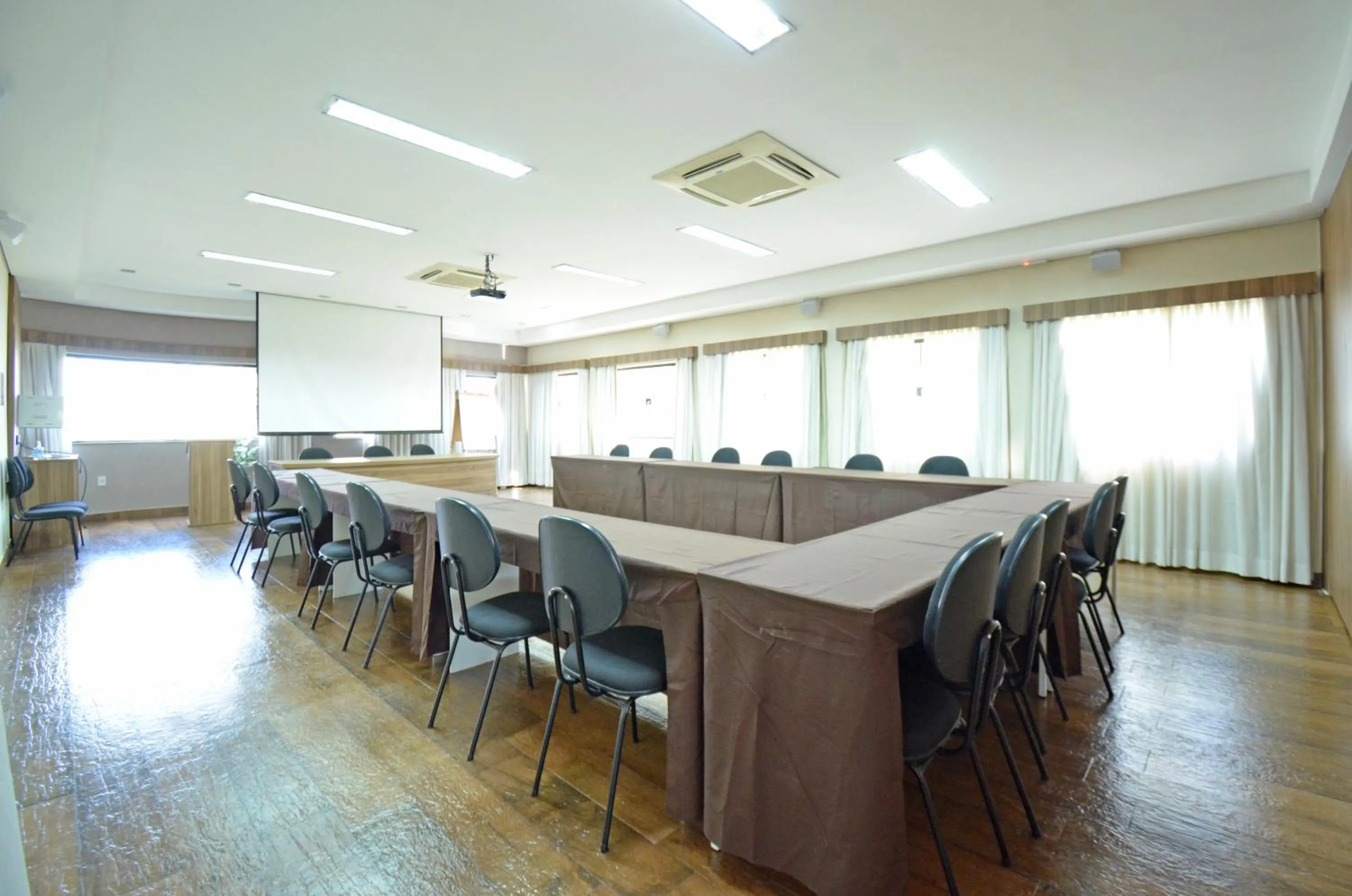 Meeting/conference room in Business Park Hotel