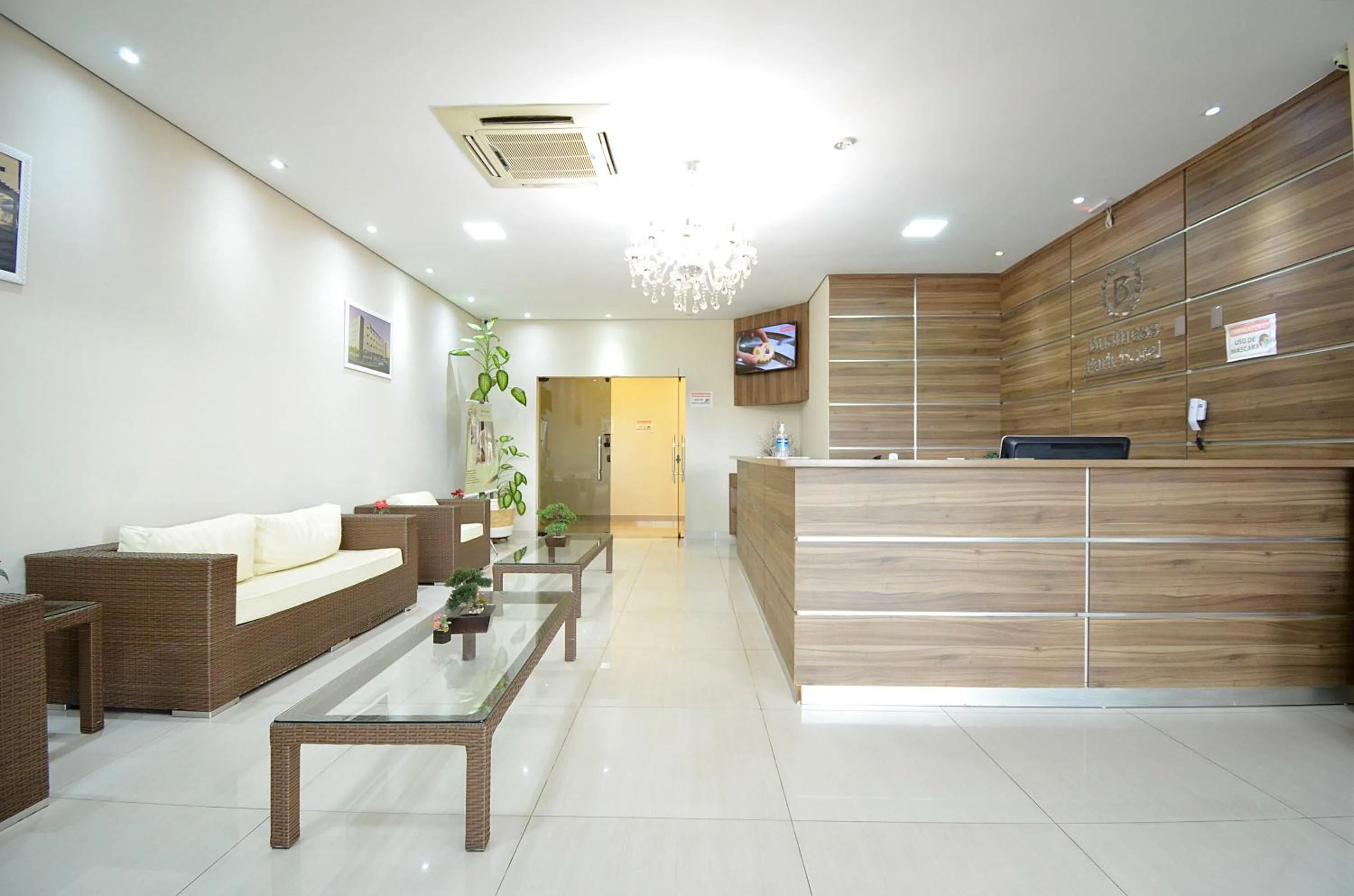 Lobby or reception in Business Park Hotel