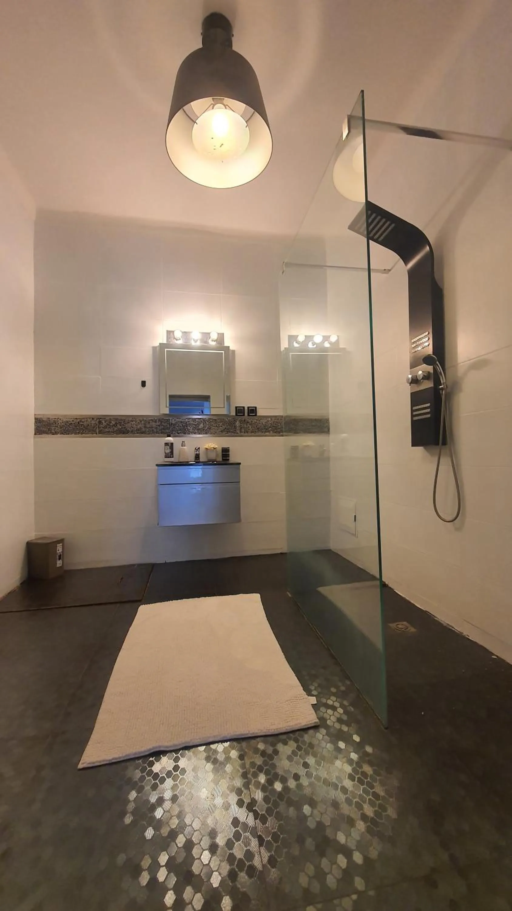 Shower in Riad VIP Bed & Breakfast