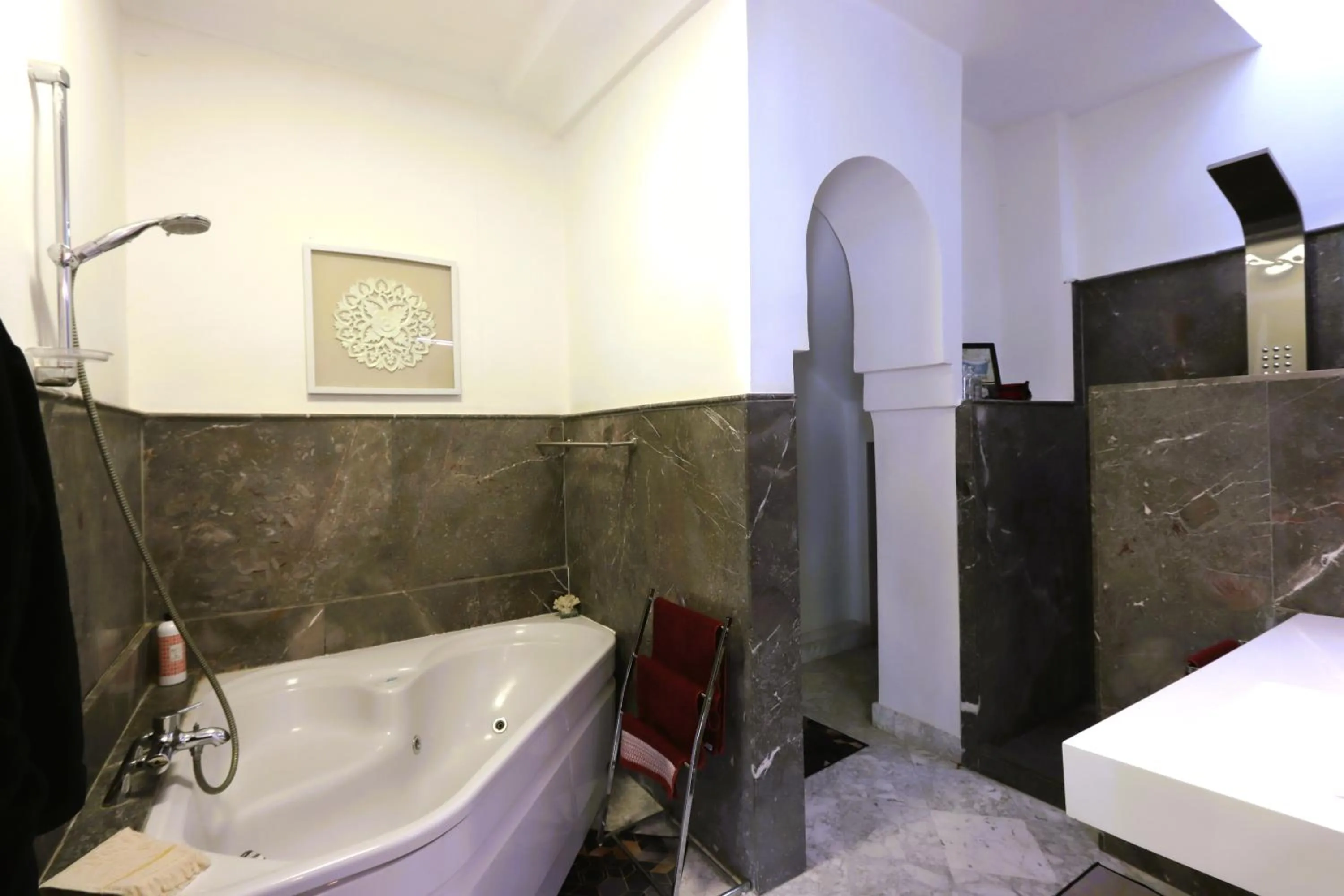 Shower in Riad VIP Bed & Breakfast