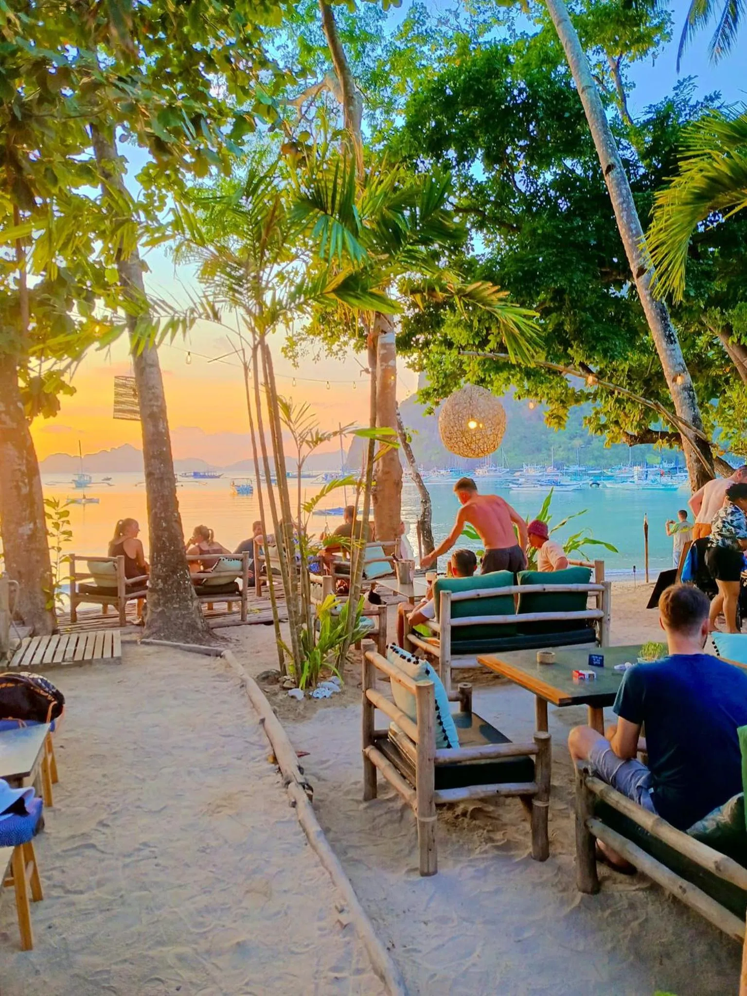 Restaurant/places to eat in La Plage Hotel