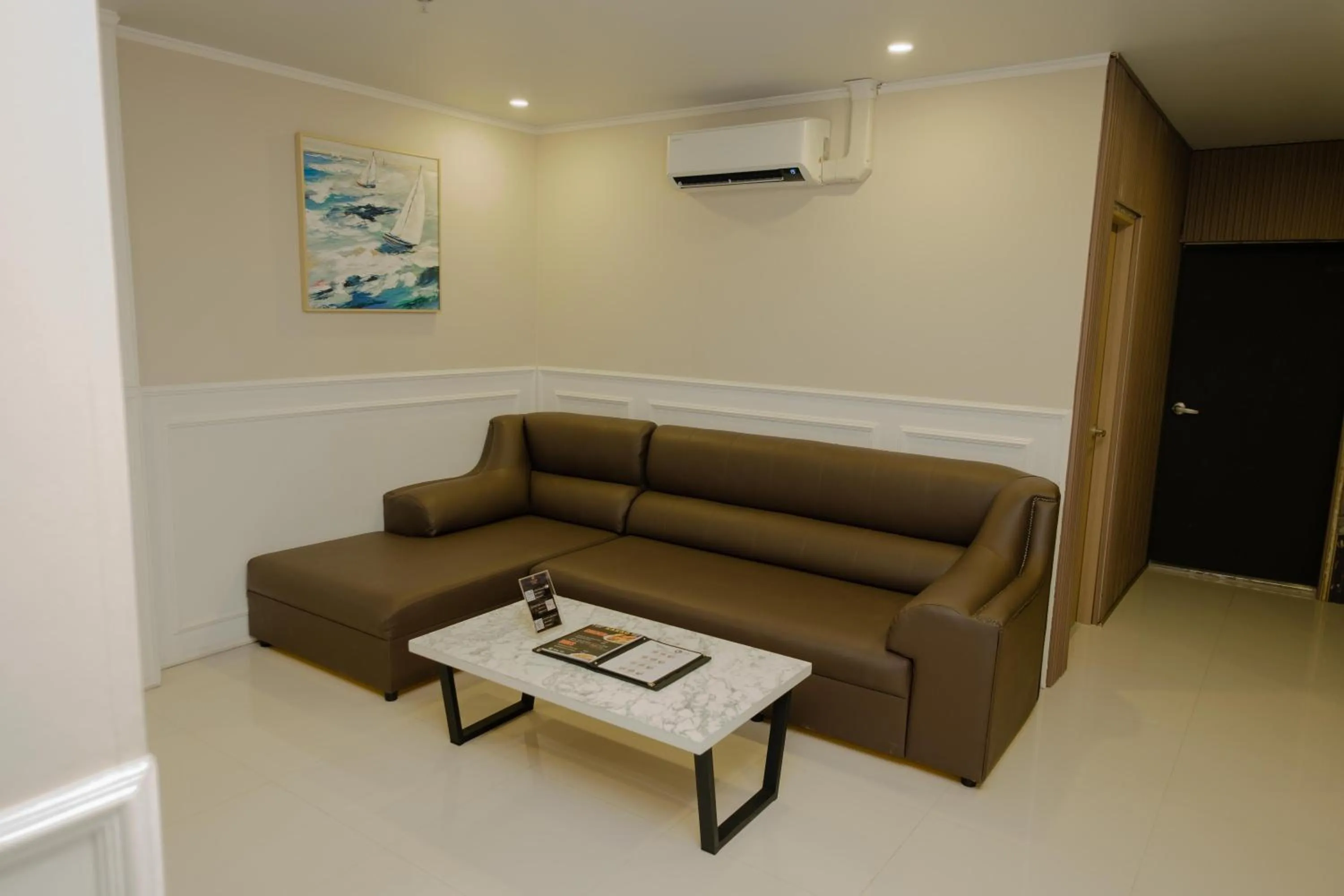 Living room in THE TIMES HOTEL